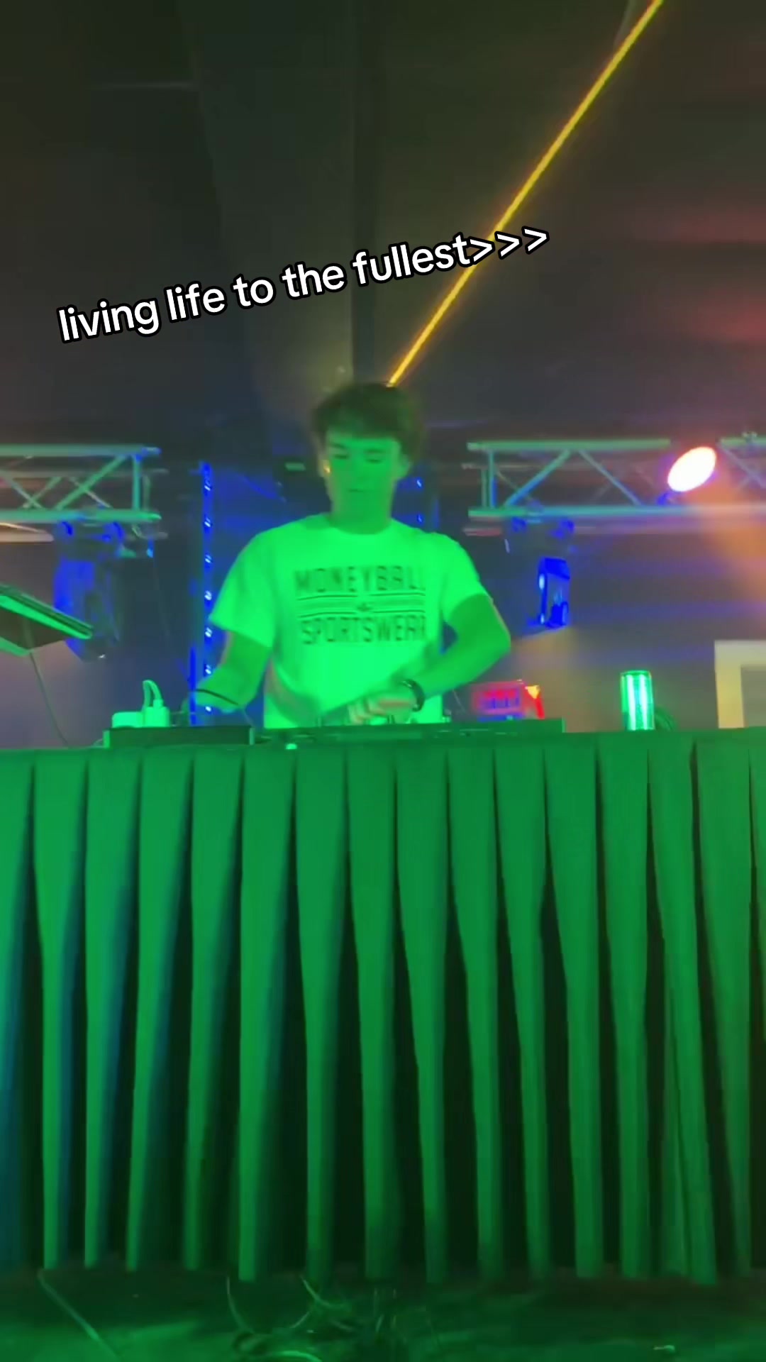 @𝔱𝔯𝔦𝔭𝔭𝔦𝔢