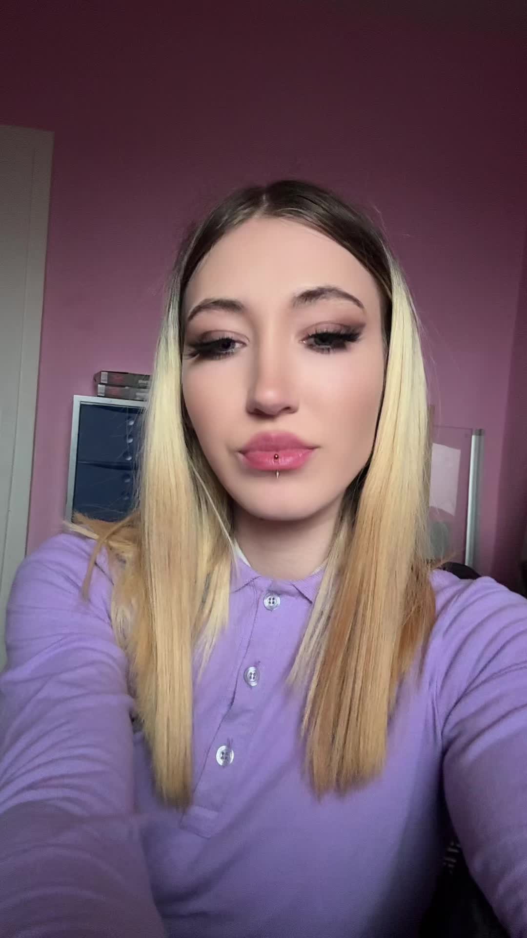 @️