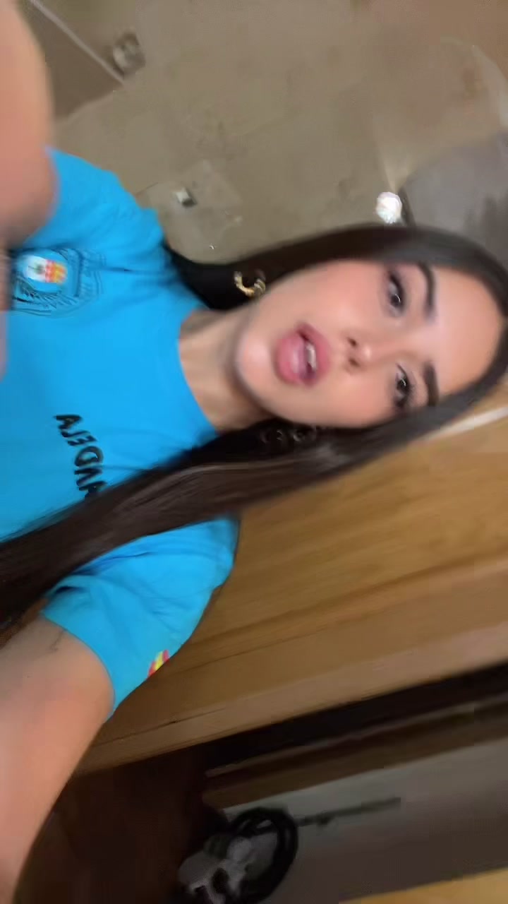 @Cande