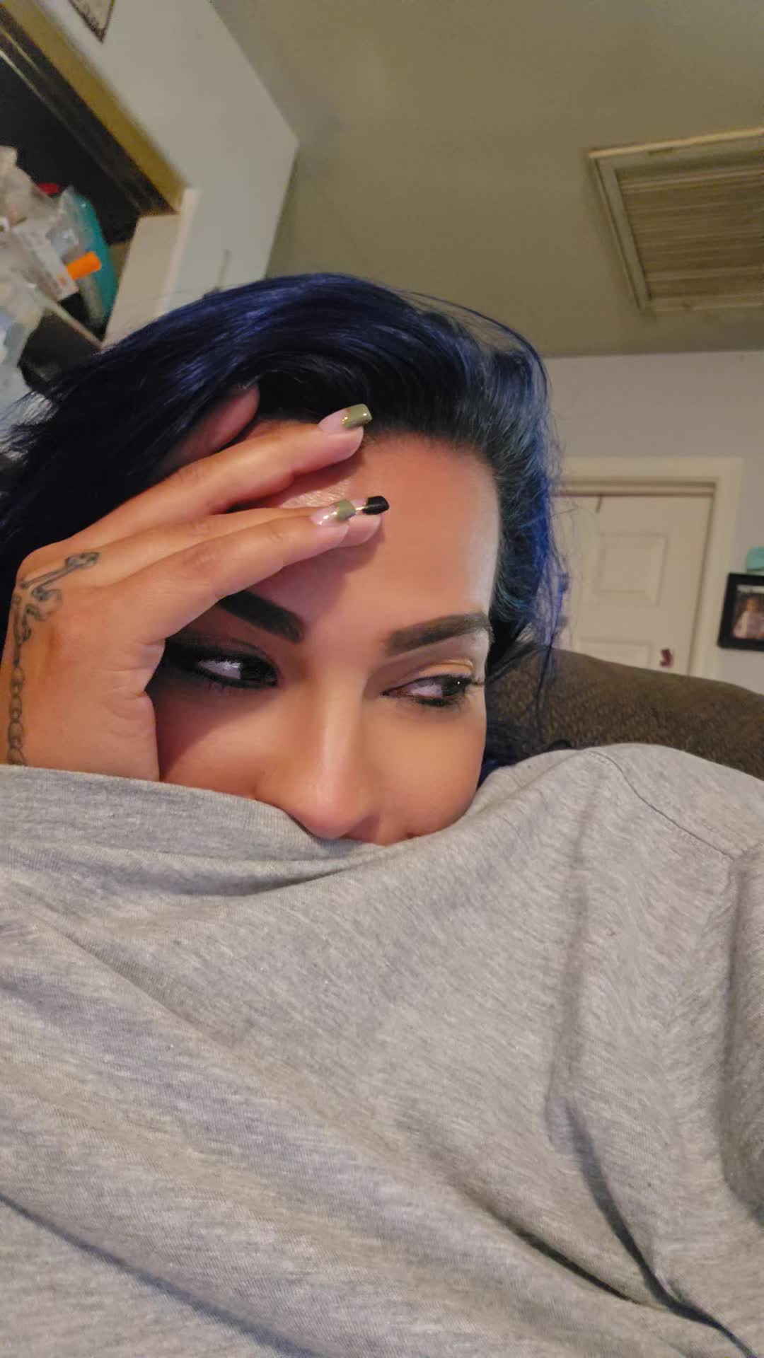 @BlueHairBabe💙