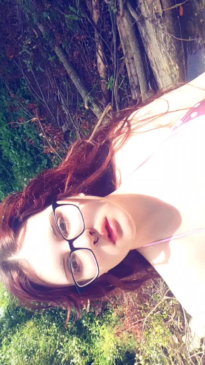 @𝓡𝓮𝓭 𝓿𝓮𝓵𝓿𝓮𝓽。‧˚ʚ🐇ɞ˚‧。