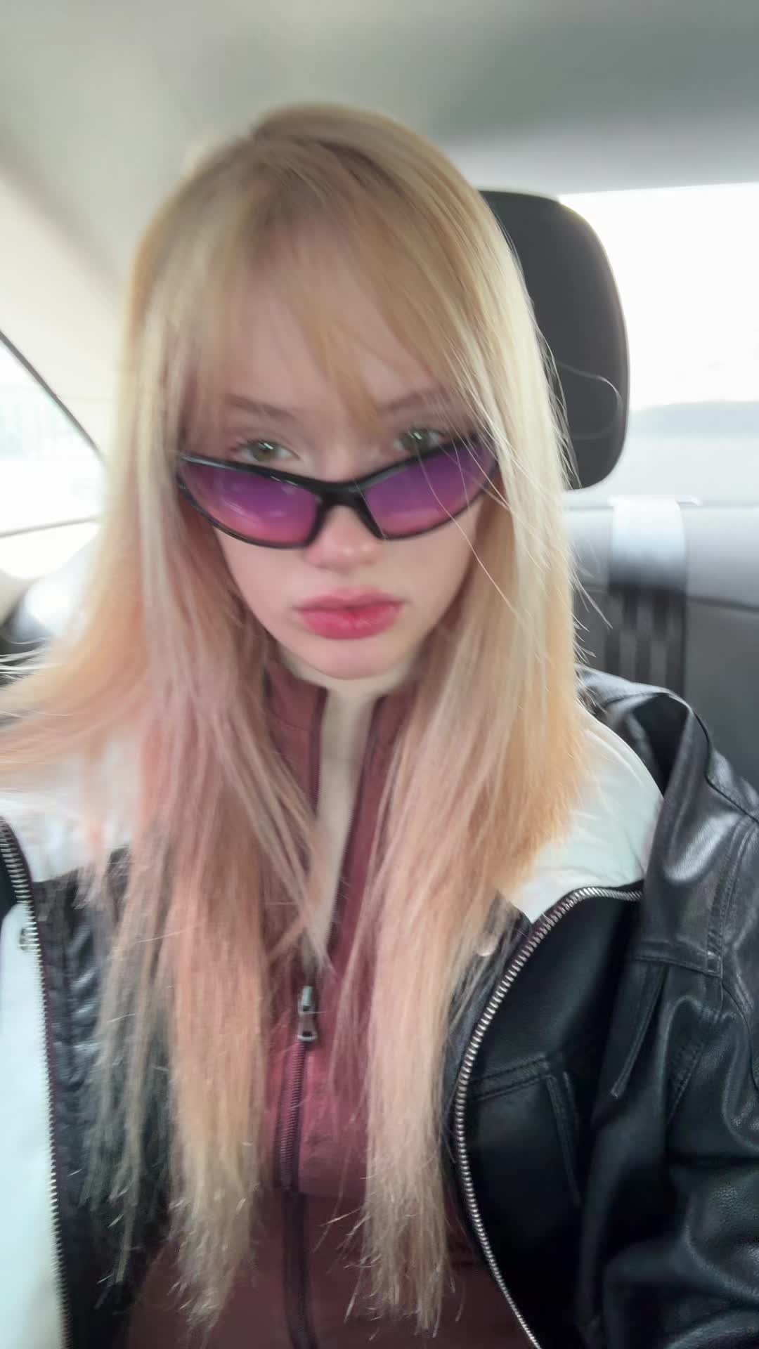 @MarisaLeona_