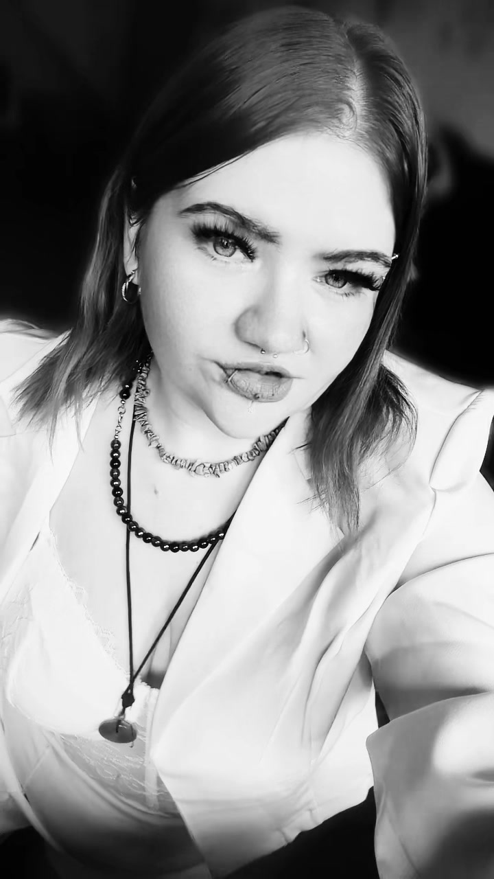 @✨Jenny👑🏴