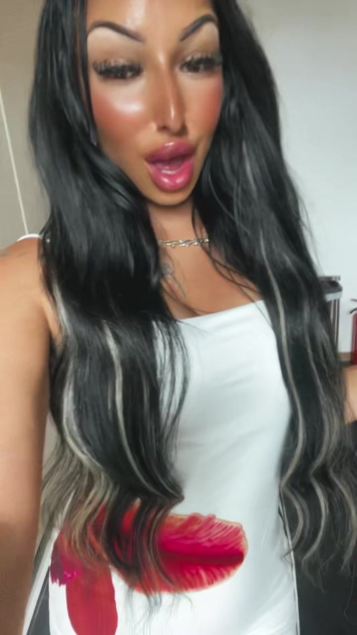 @🫦Lauraaa 🫦
