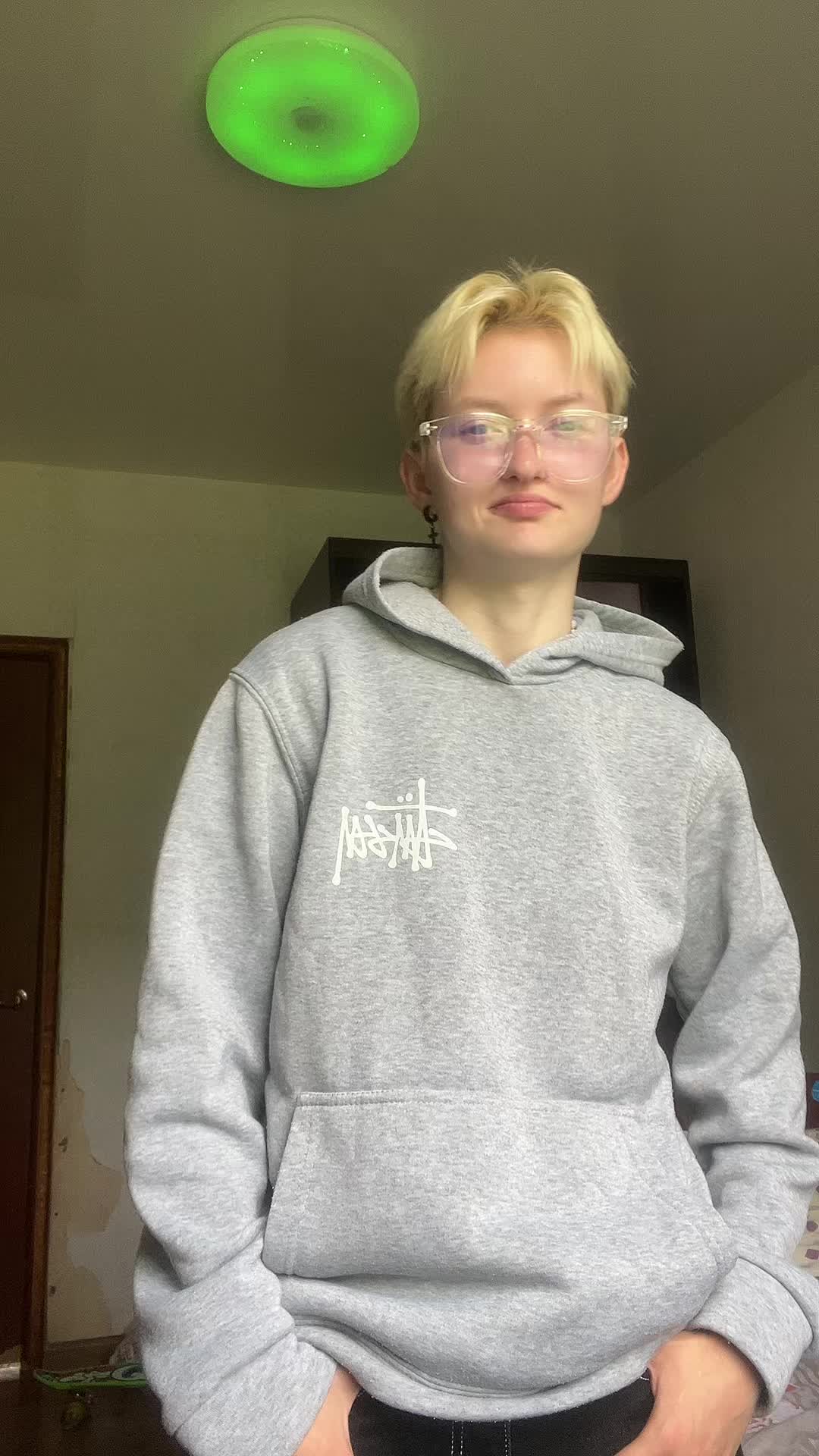 @вика я