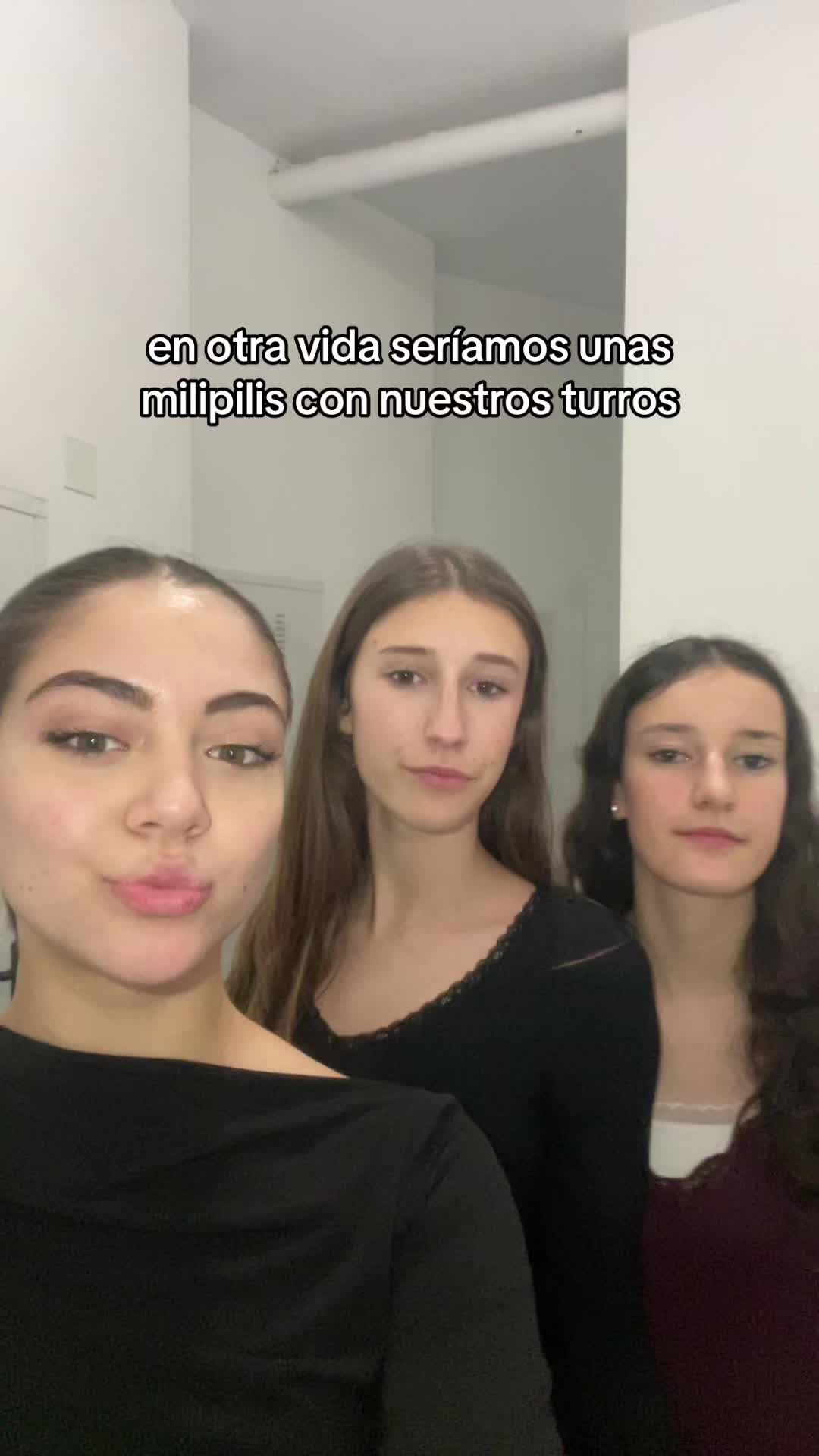 @🧔🏻♀️