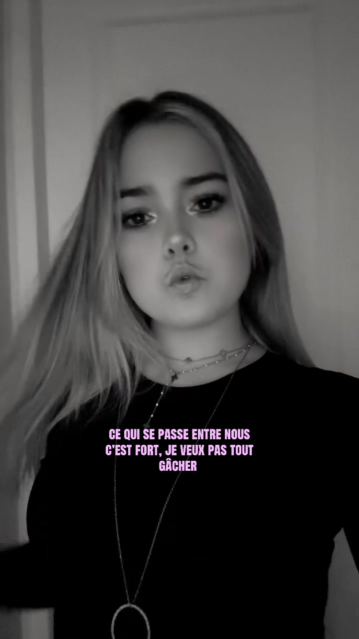 @𝐂𝐡𝐚𝐫𝐥𝐞̀𝐧𝐞💋