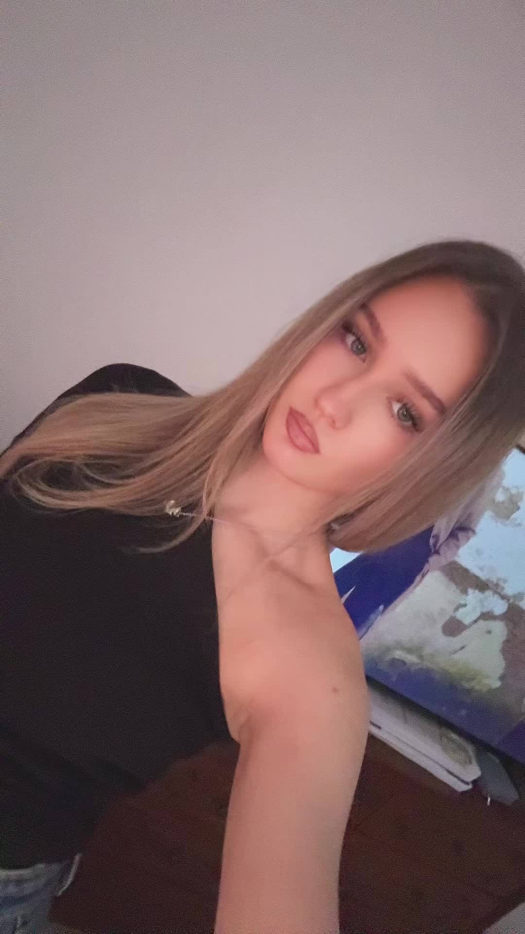 @Ana Raducanu