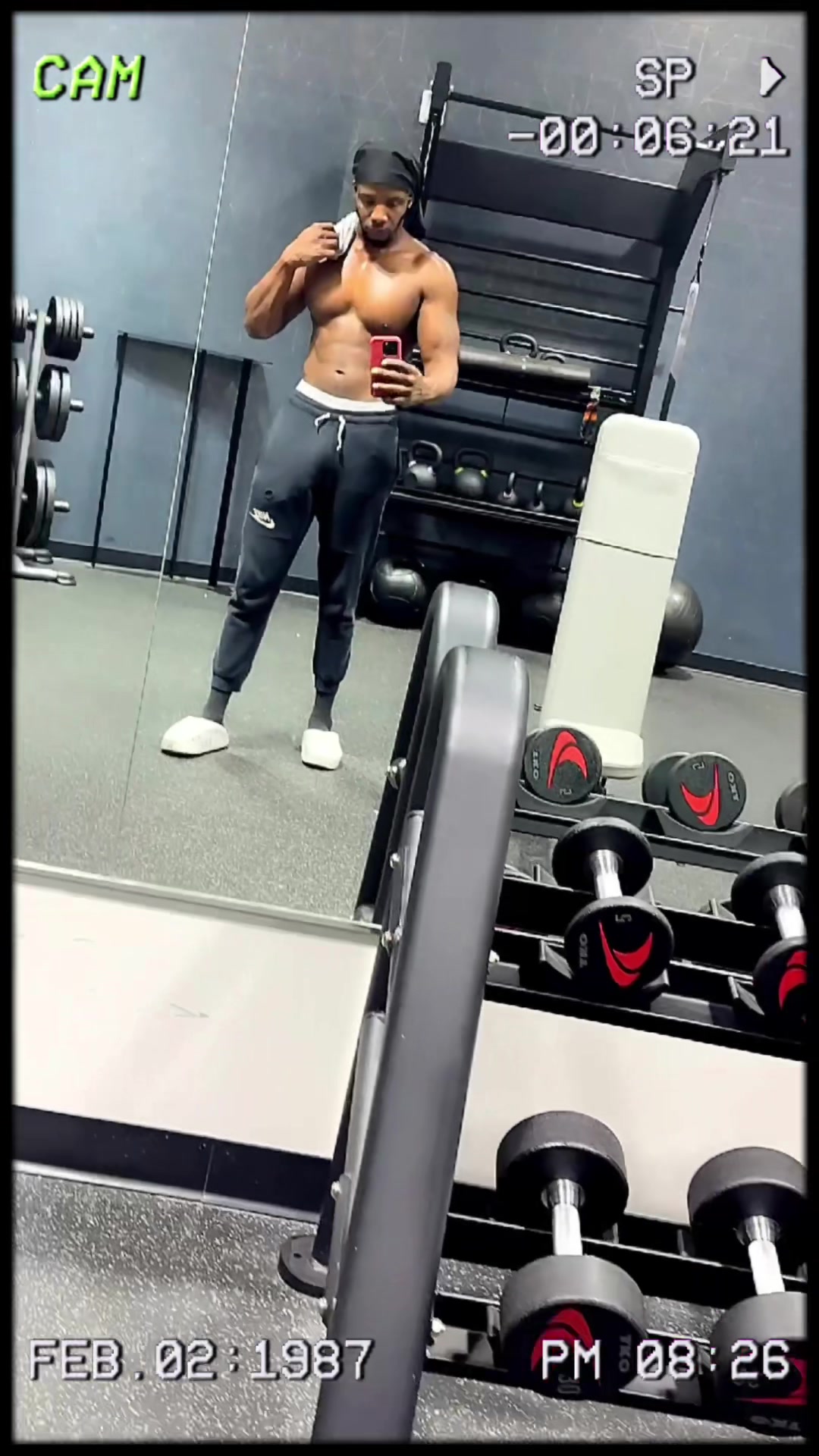 @CharLeeBoi