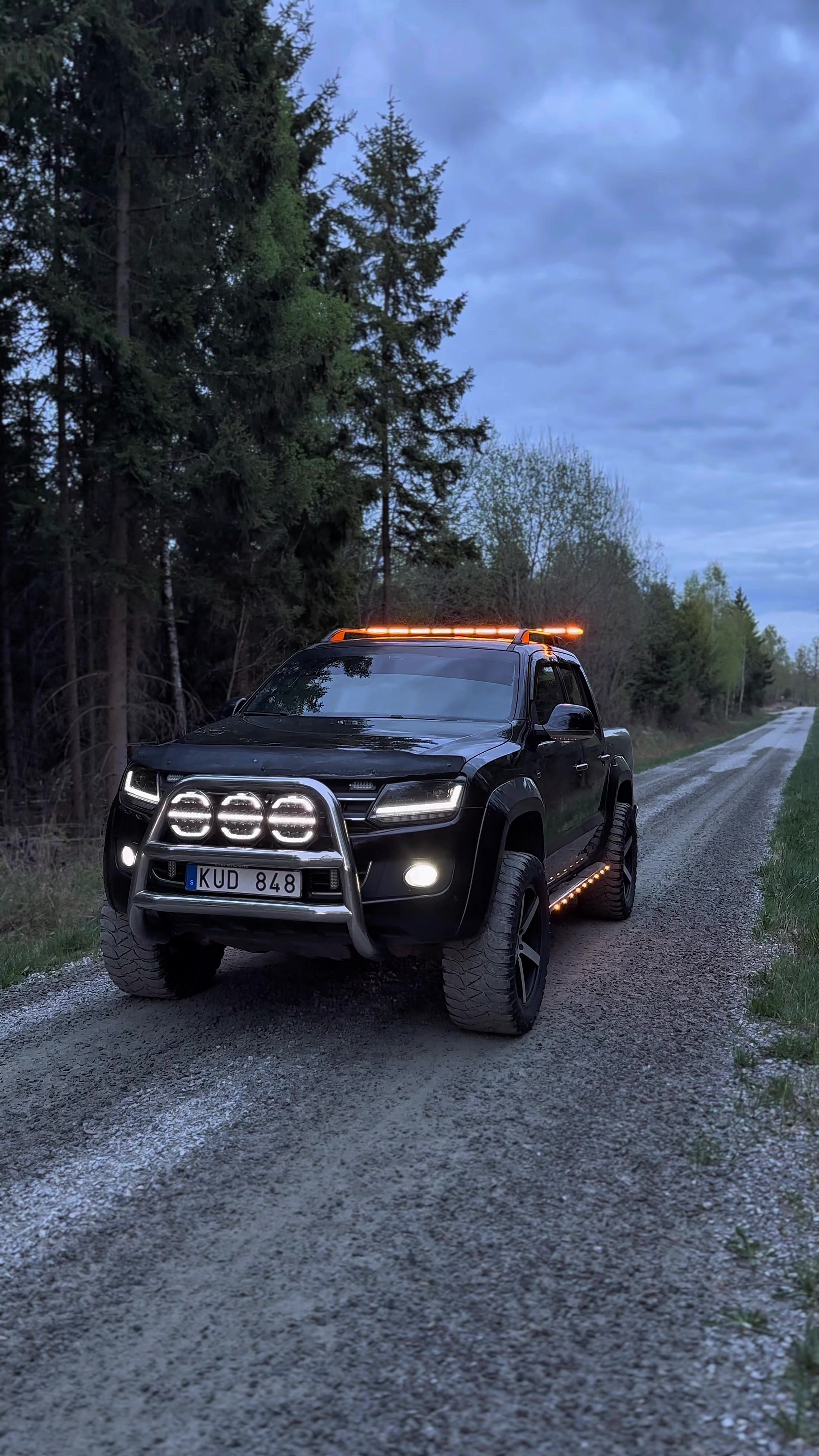 @🛻💨 🚓🚨👮♂️ • ovänner