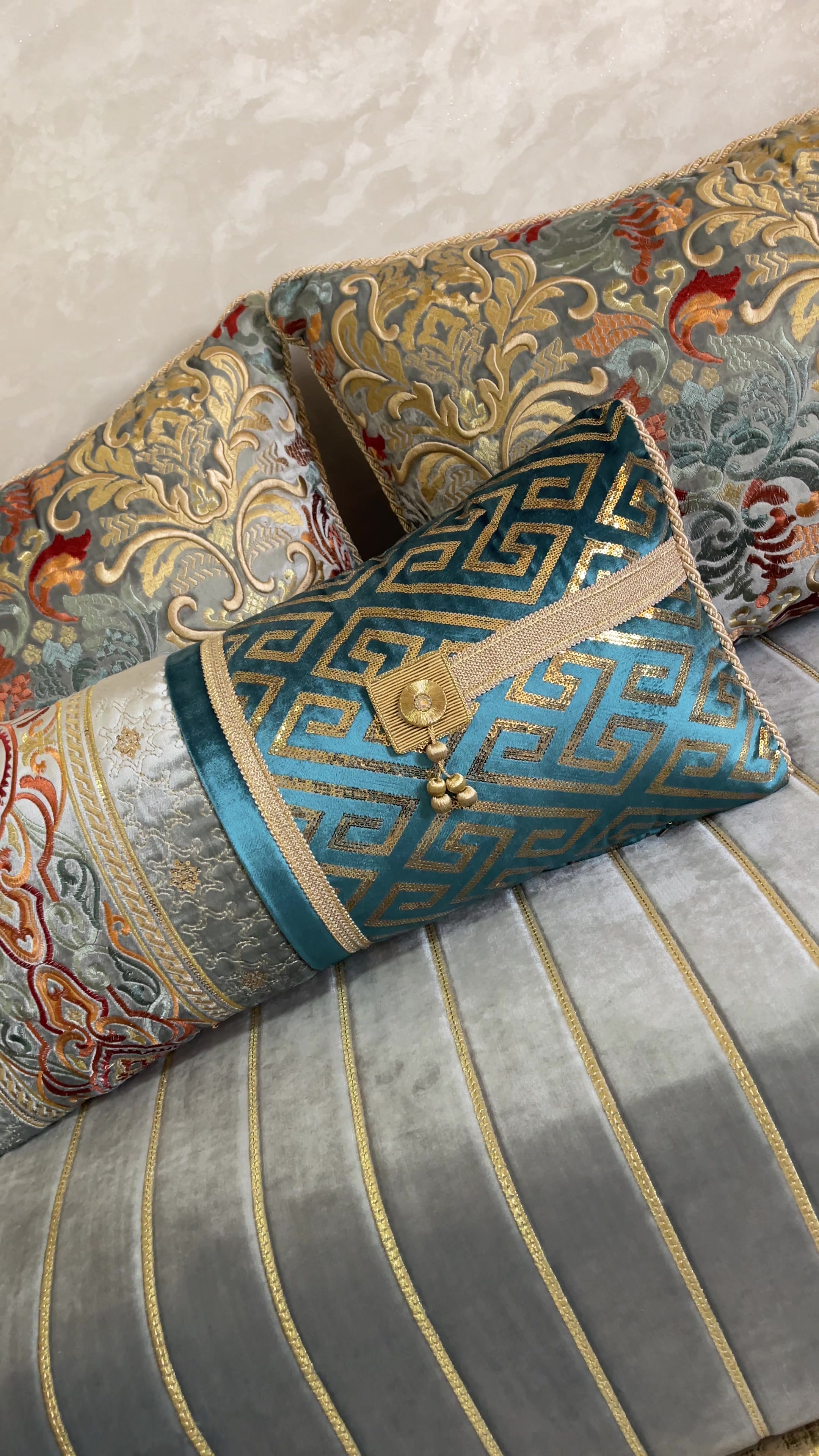 @افرشة منصف
