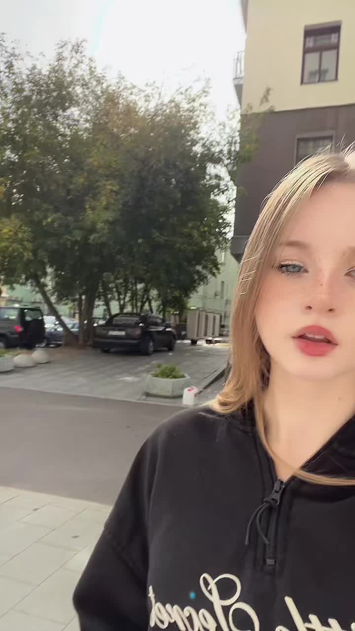 @LilyMillie