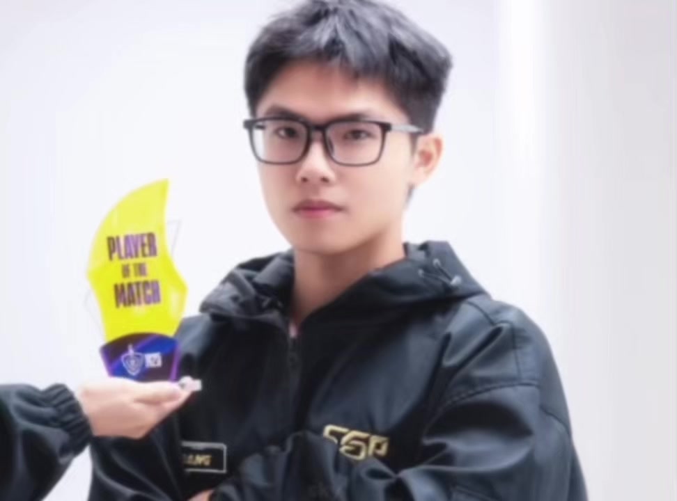 @𝘚𝘬𝘺 khong biet edit🐧