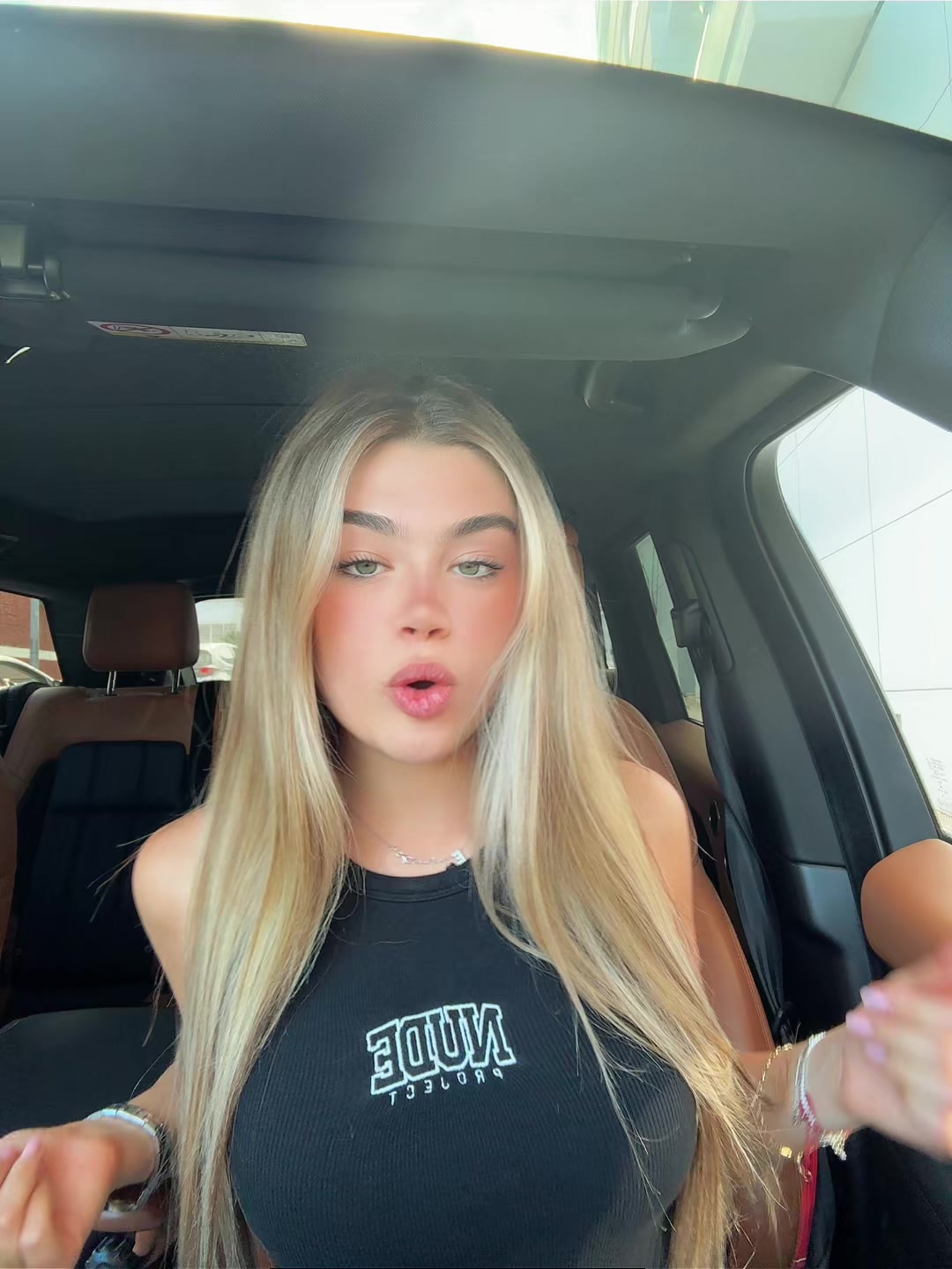 @eliett