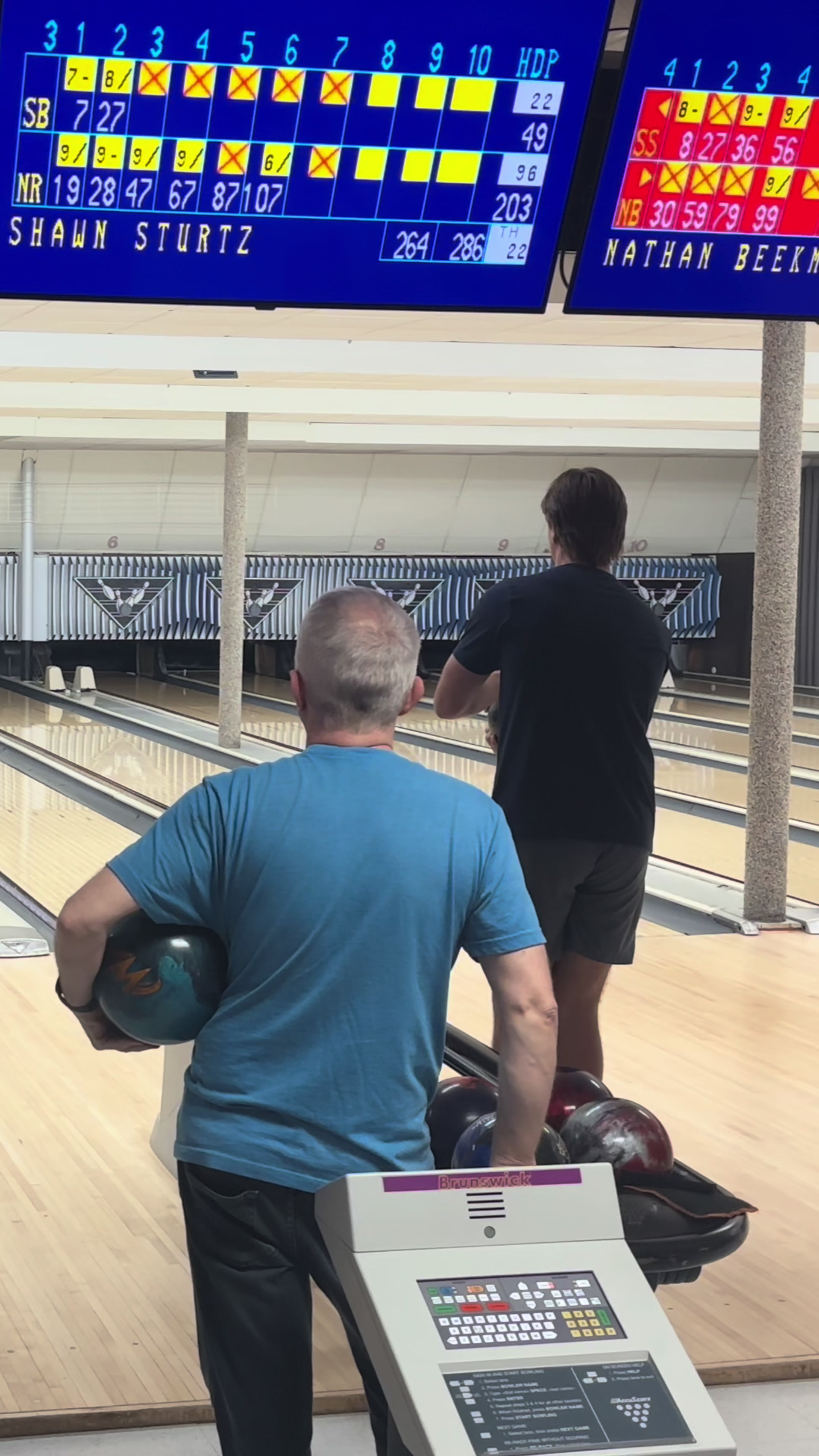 @BowlingByBeek