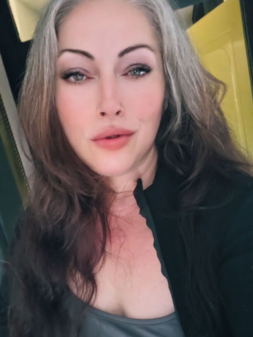 @🐺 LARA WOLF 🐺