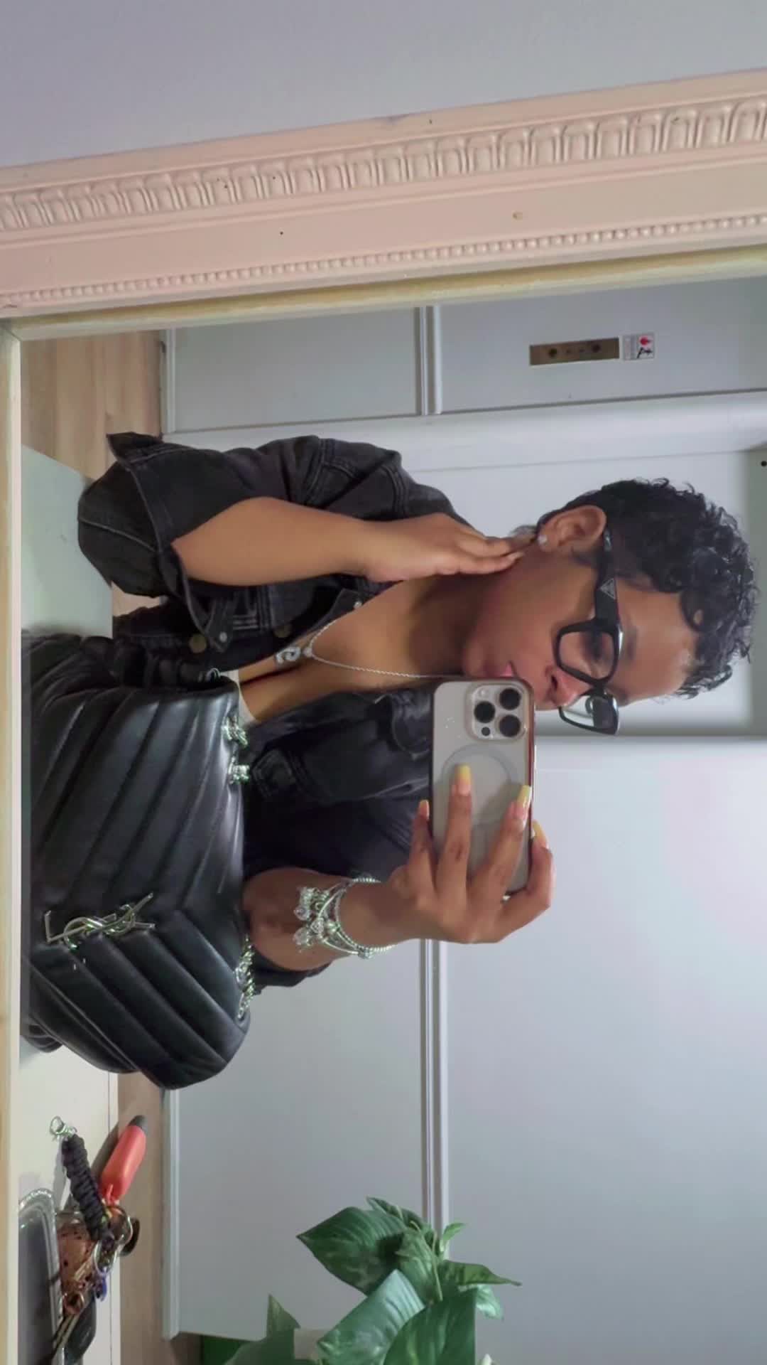 @Jaee.V