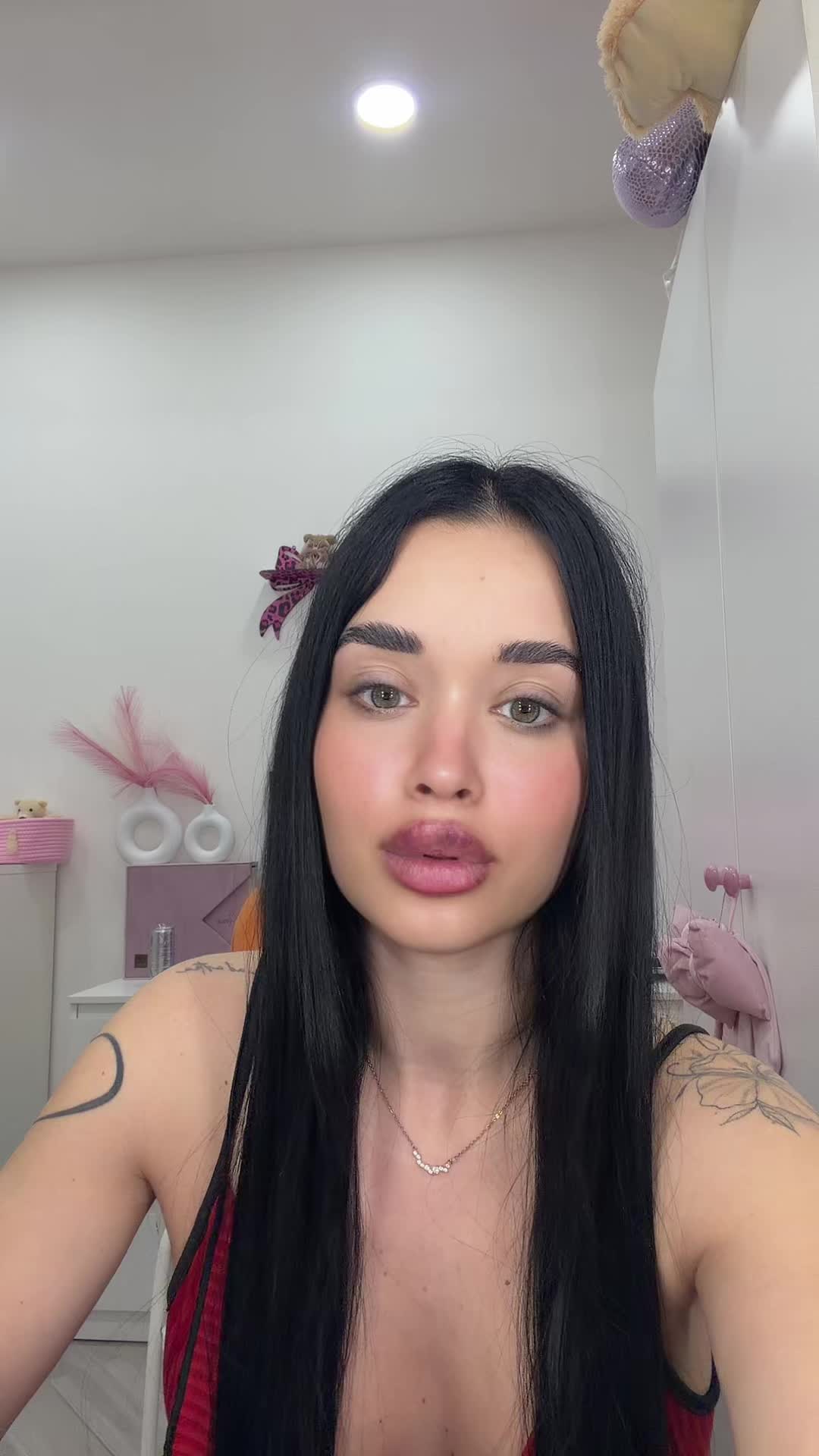 @tonyesara
