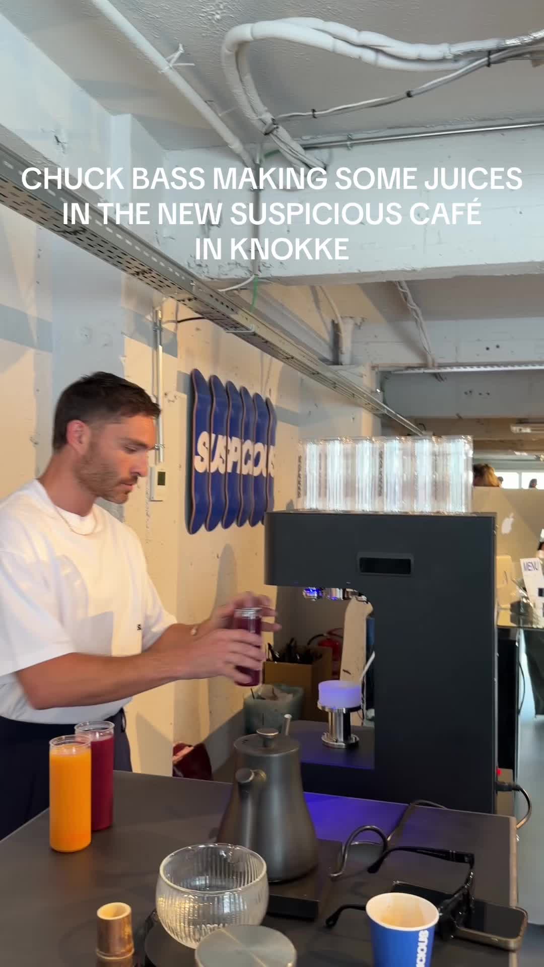 @SuspiciousAntwerp_