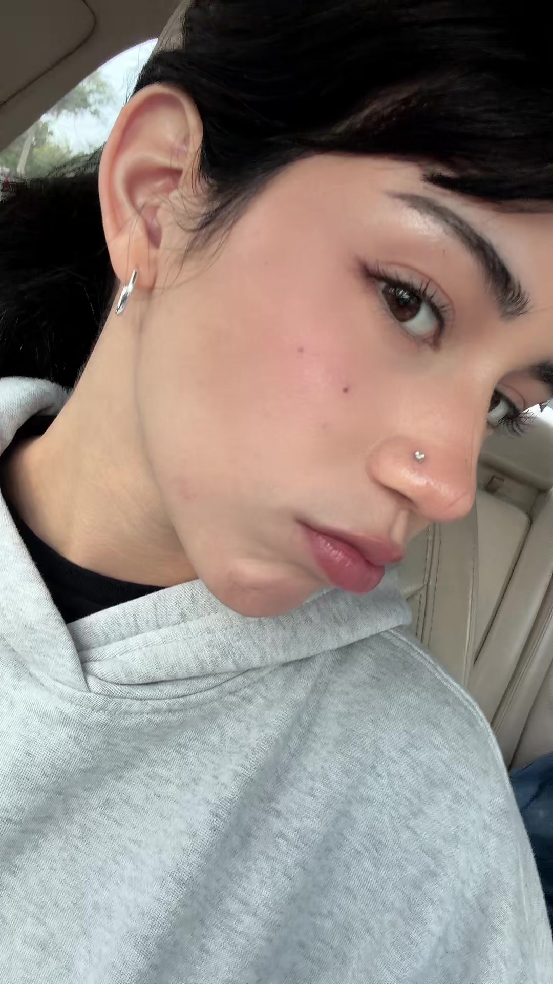 @:3