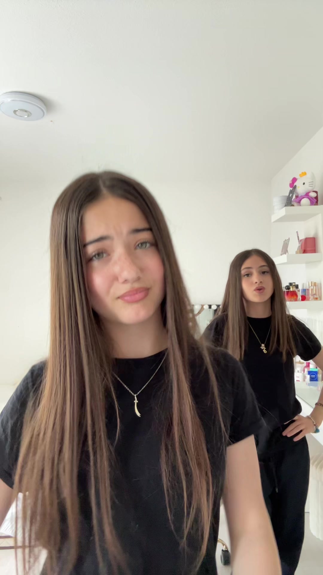 @elisaa