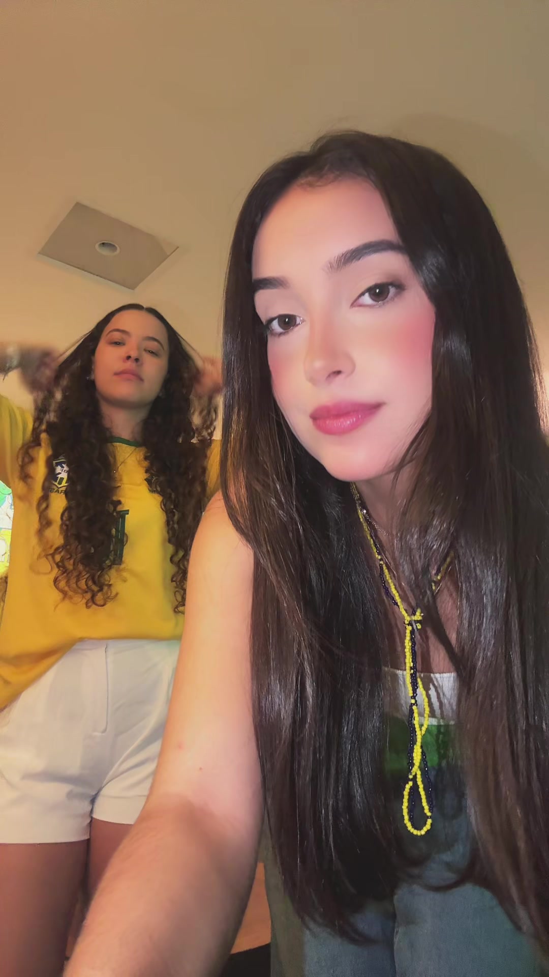 @laizqueiroz