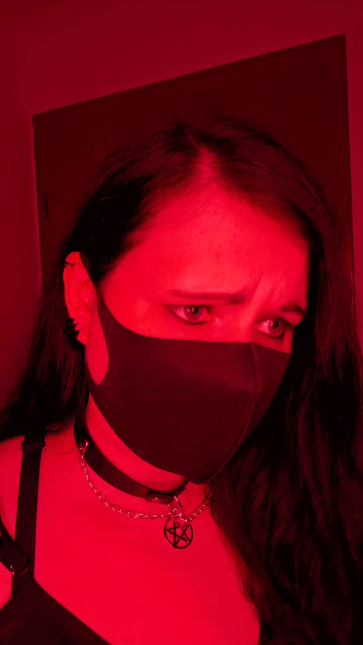 @𝕾𝖆𝖑𝖊𝖒 𝖂𝖎𝖙𝖈𝖍 🖤