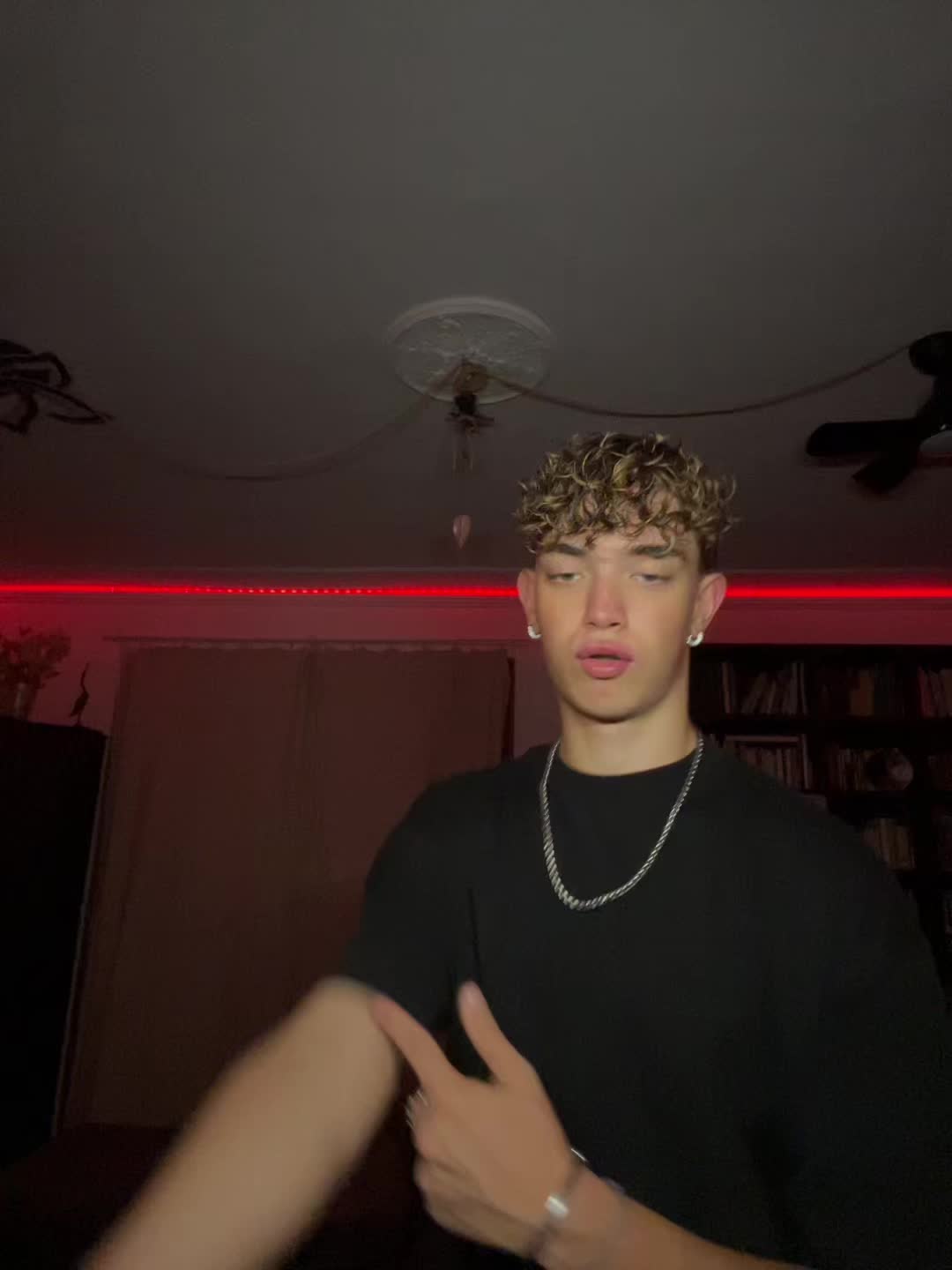 @𝓨 𝓛 𝓘 𝓐 𝓝💎