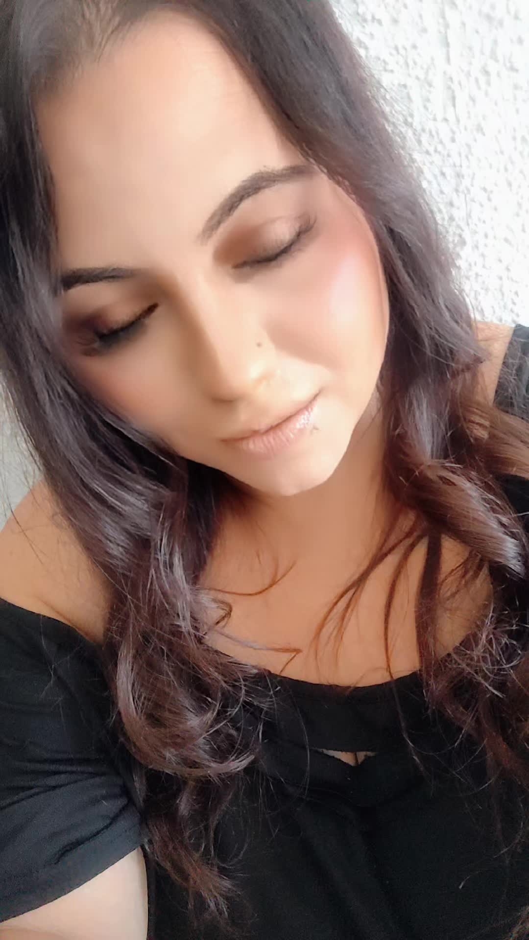 @bellaleiin