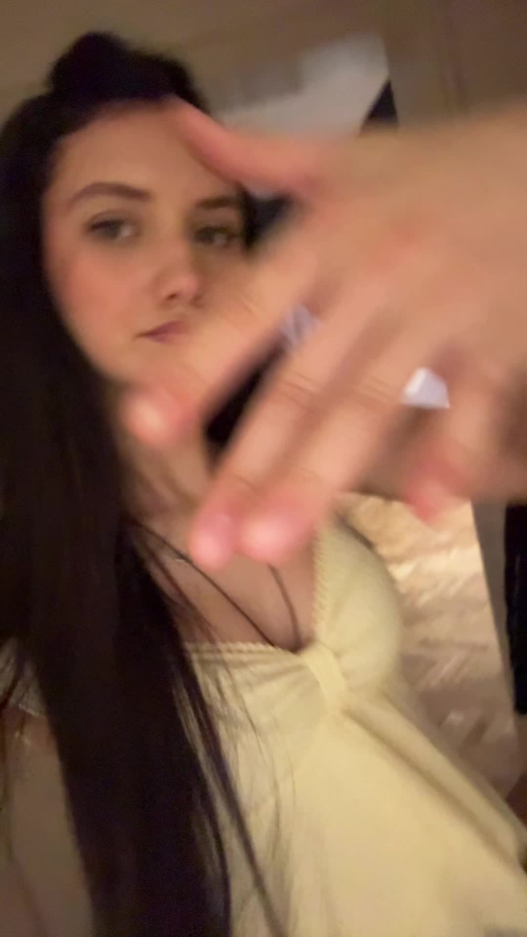 @🫦