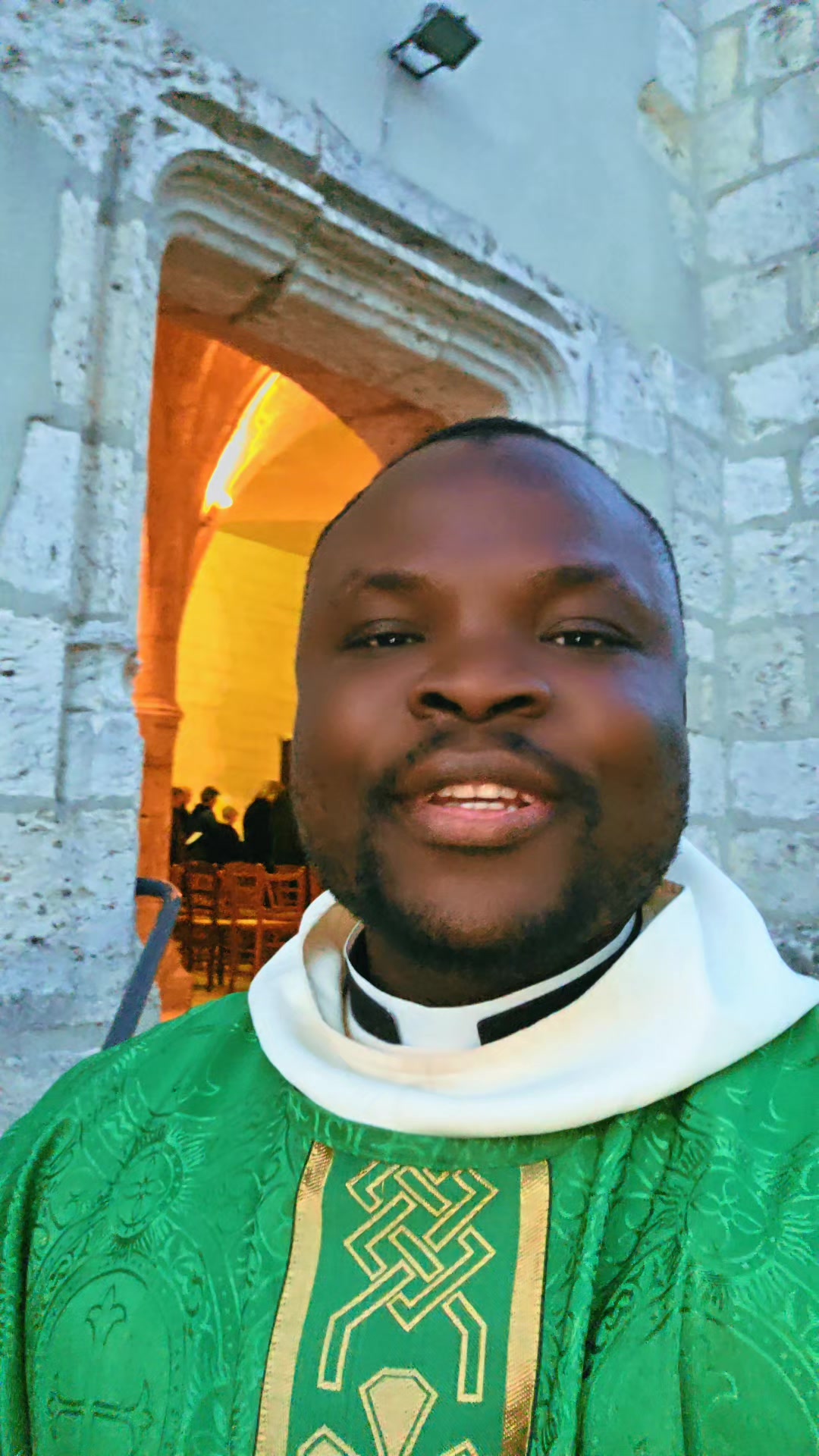 @Padre Précieux 🇨🇵🇻🇦