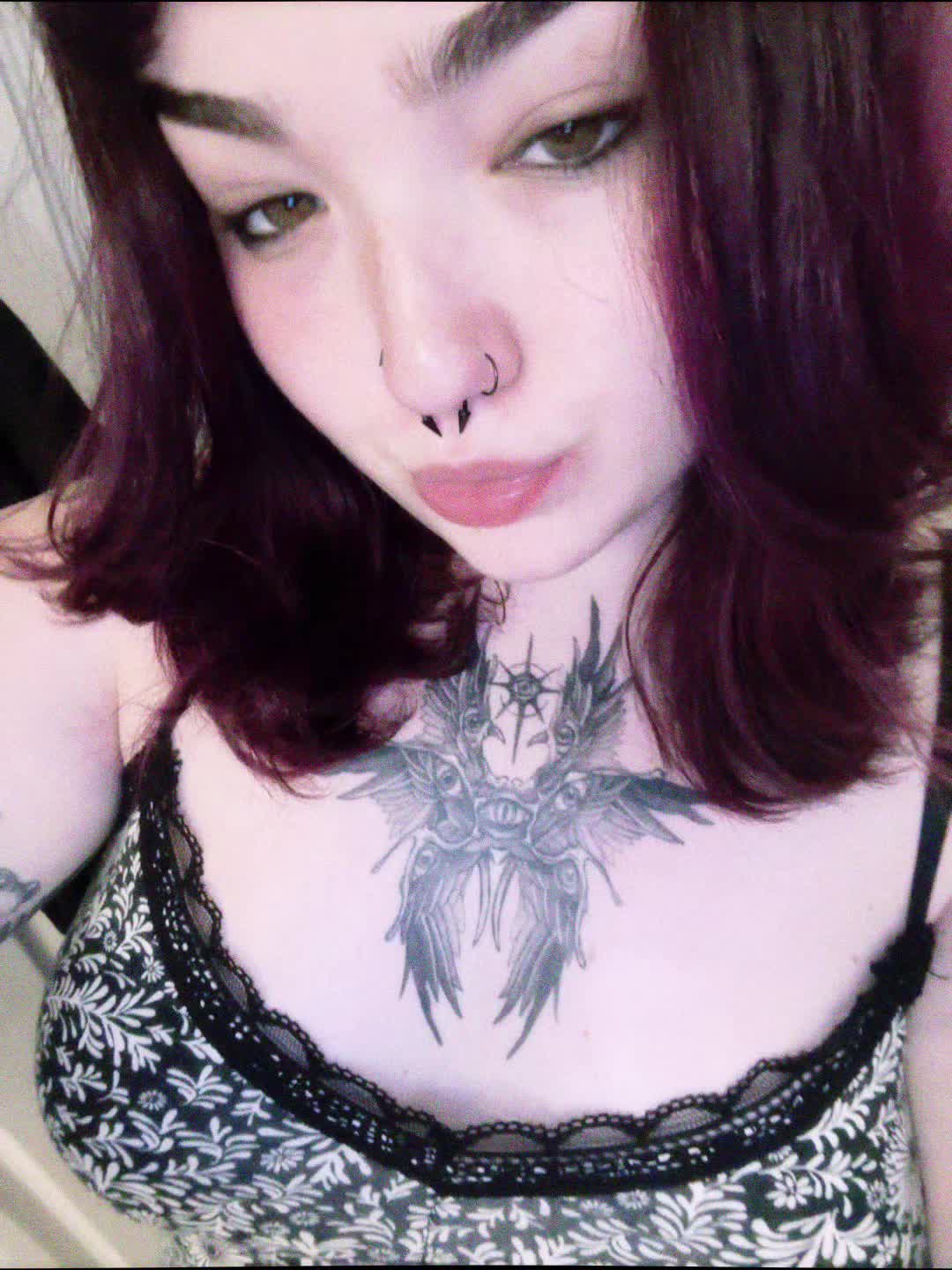 @😸