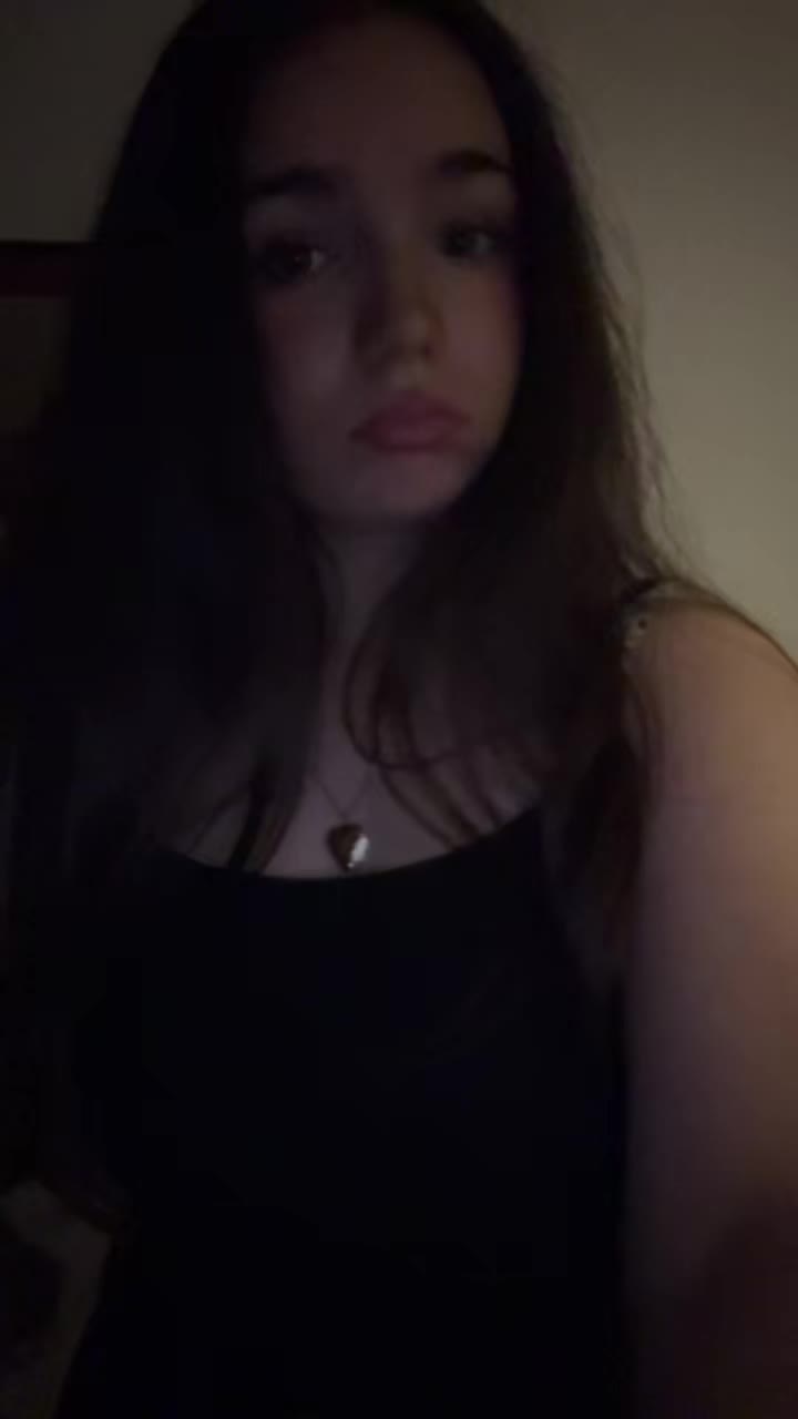@𝐿𝑎𝑢𝑟𝑎 𝐵𝑒𝑙𝑙𝑖