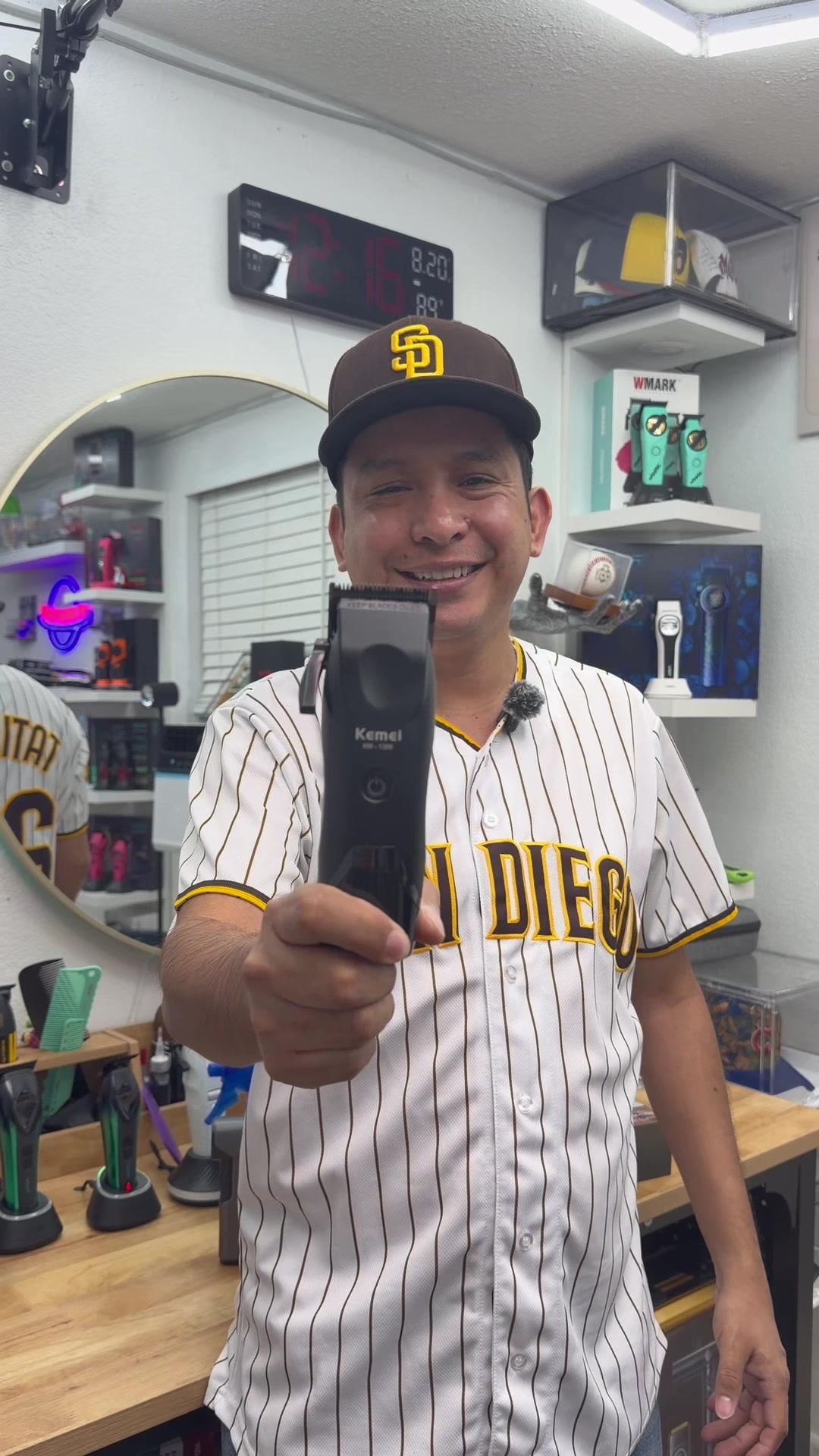 @Jisai Barber