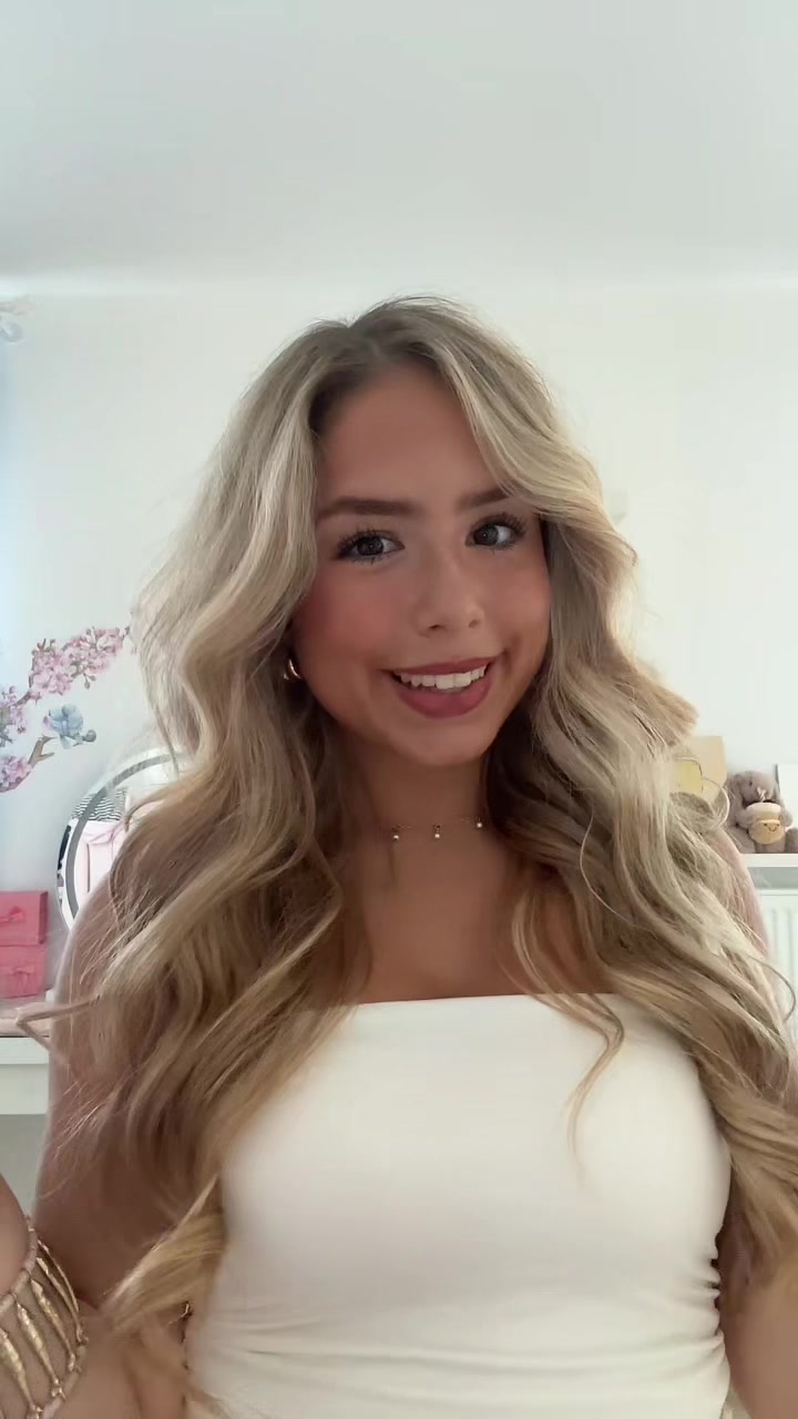 @Kiaraparis
