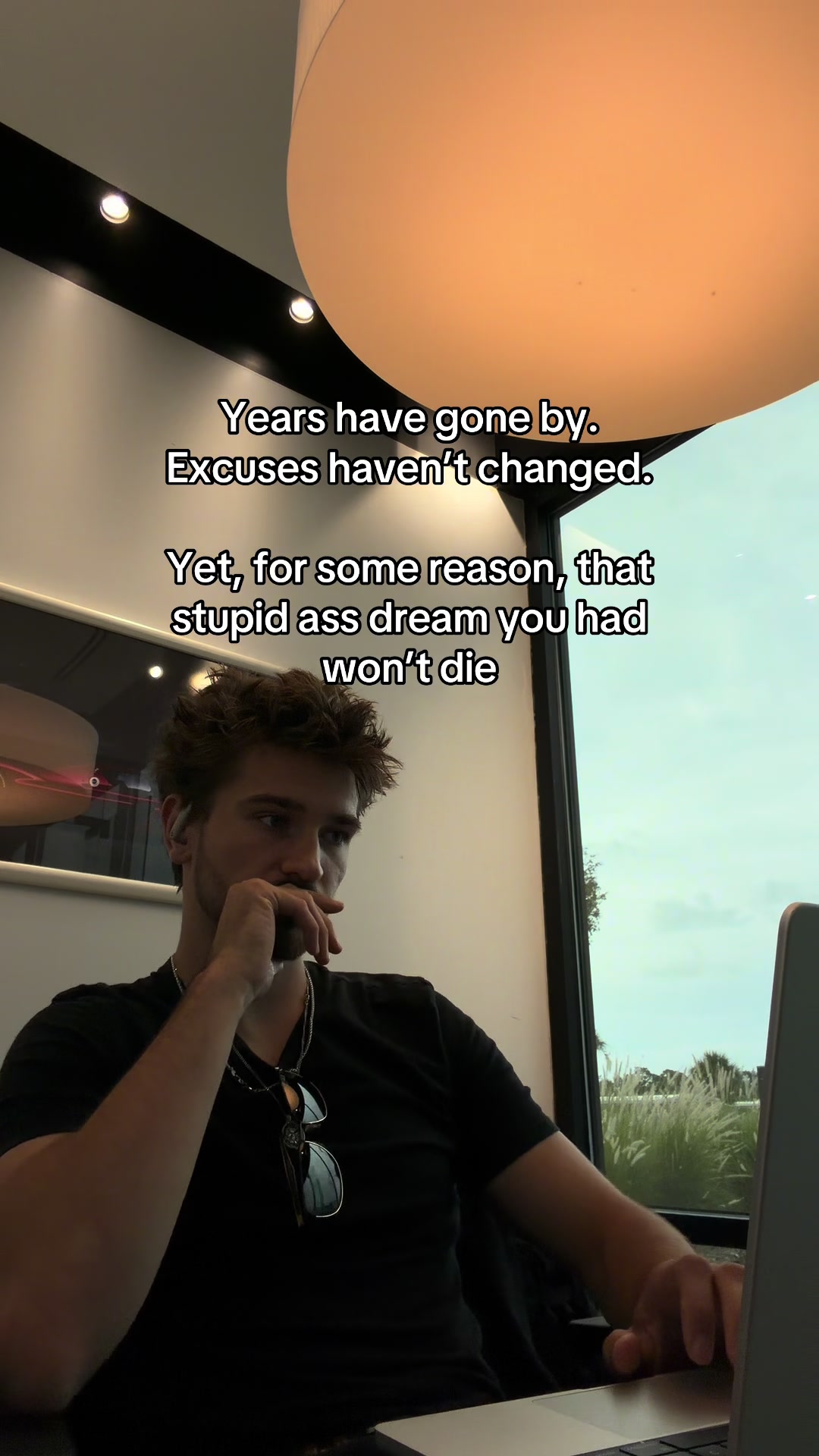 @Jβ