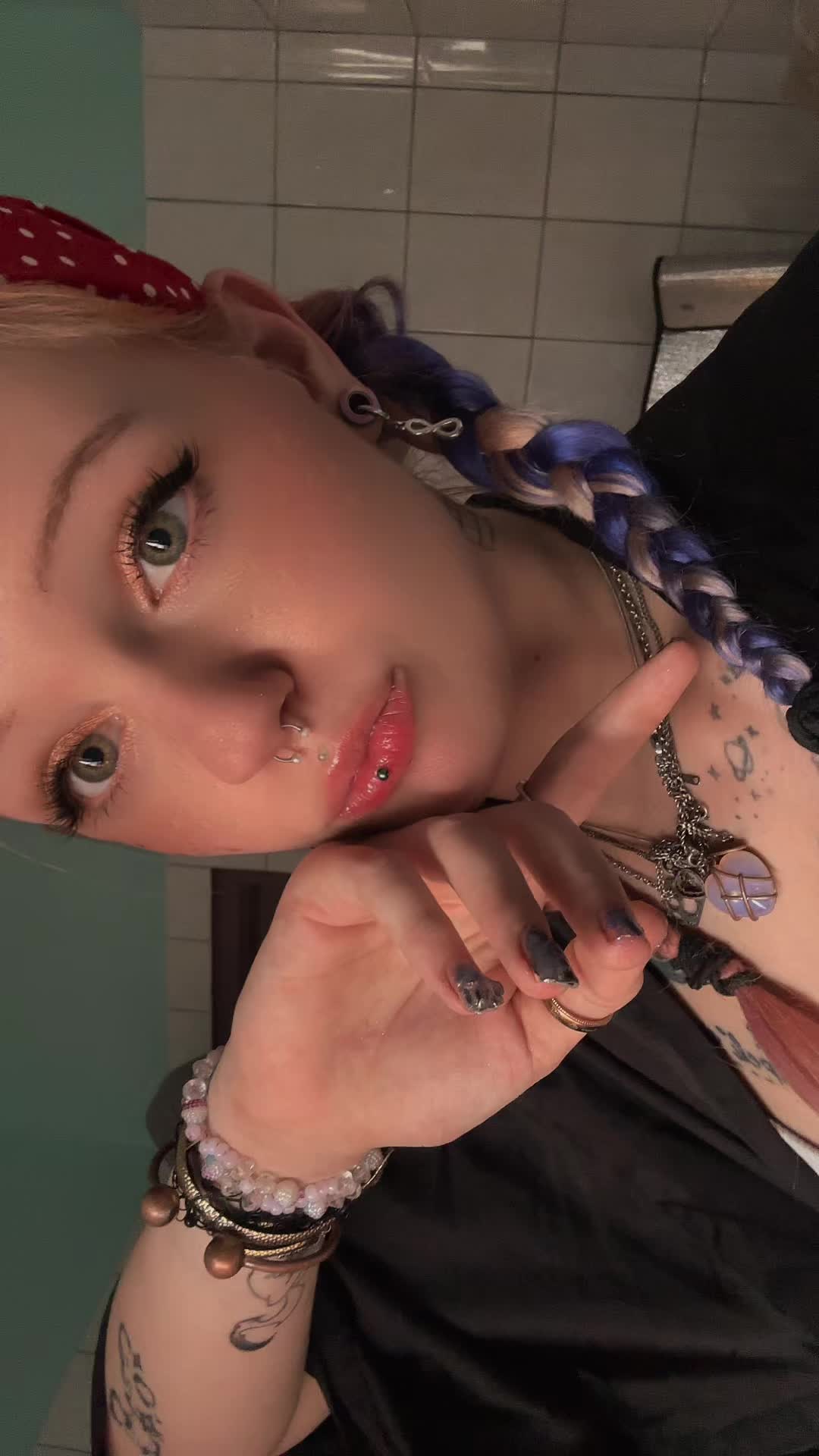 @👽Alien🧪Poison-🧙🏼&zwj;♀️Witch🌙