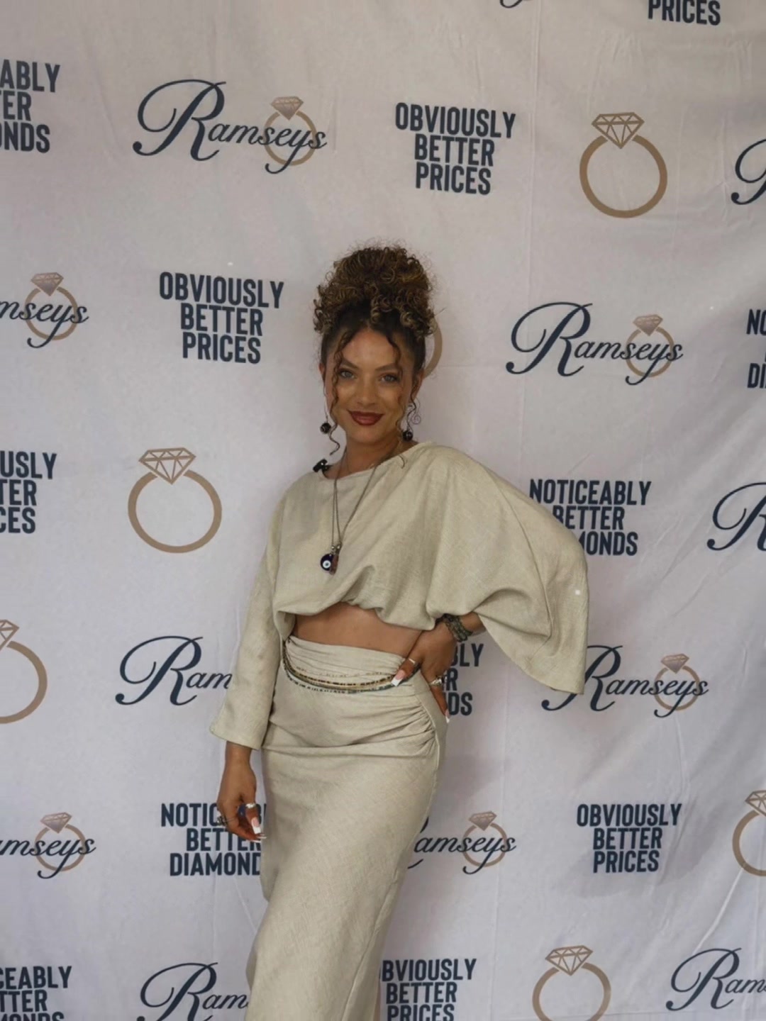@thecurlycreole