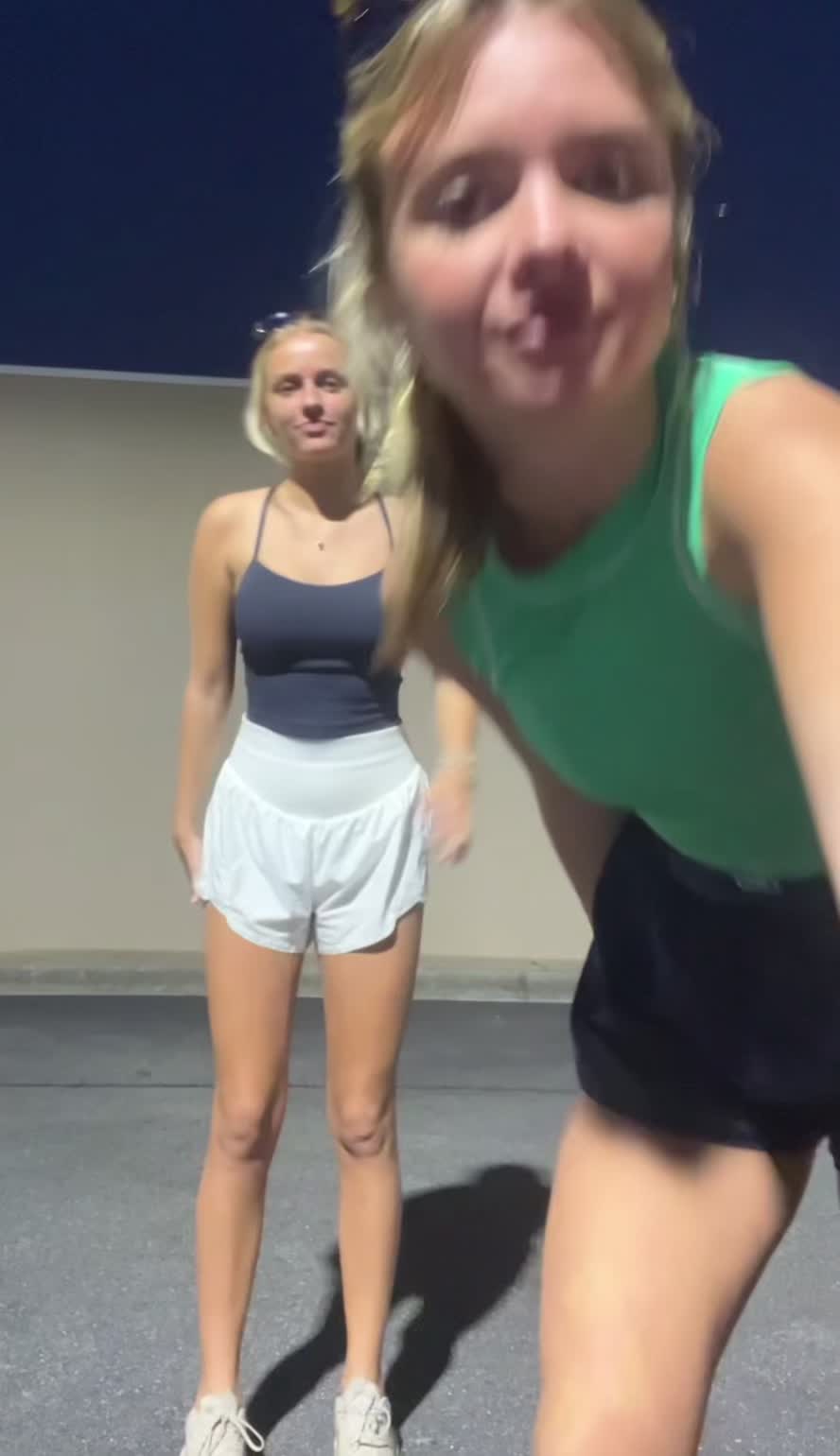 @clarrr990