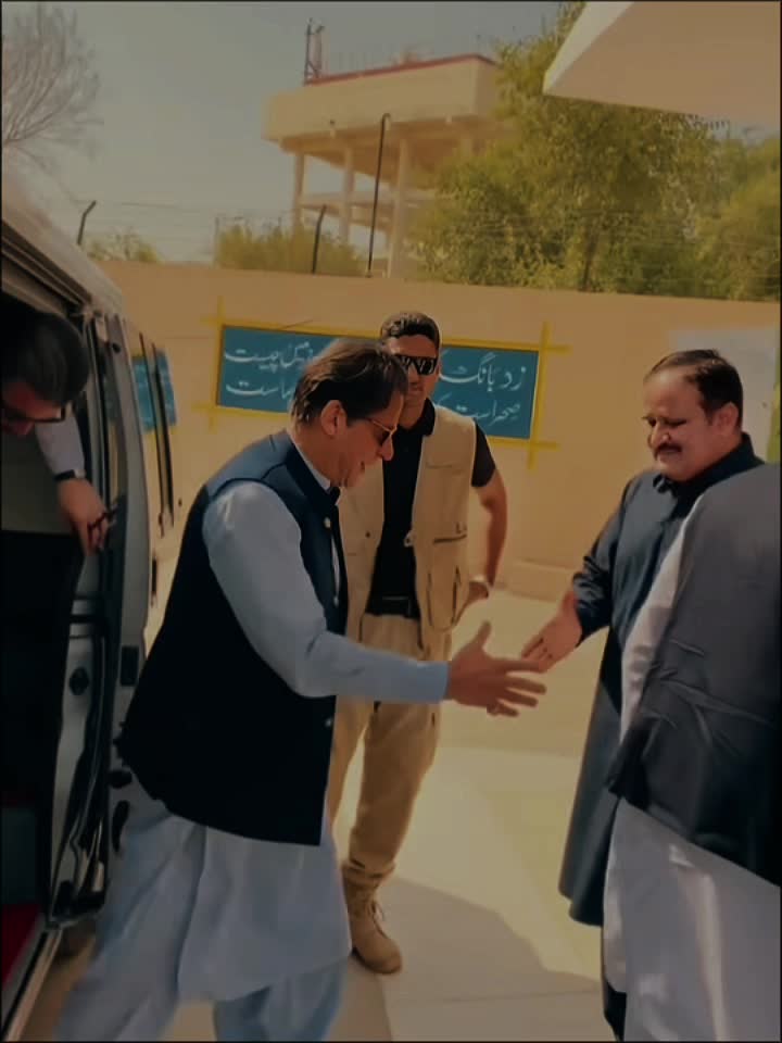 @Faizal khan PTI✊