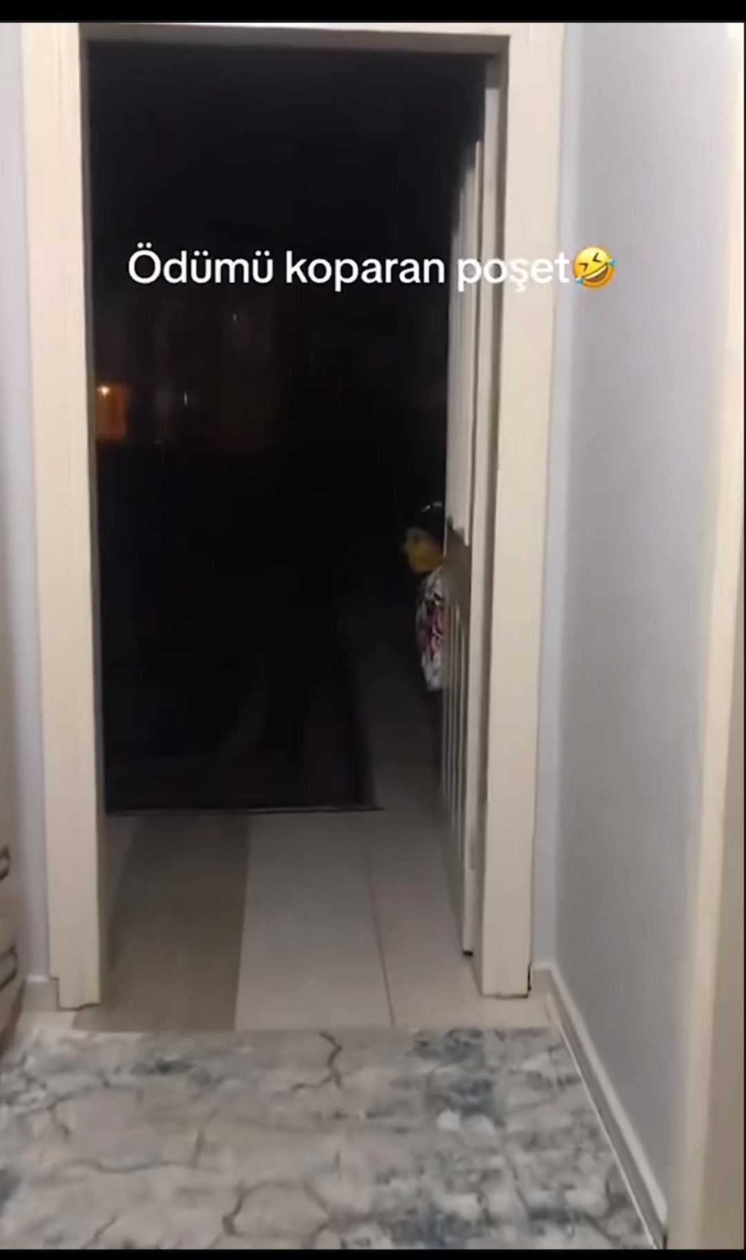 @𝐸min🇦🇿