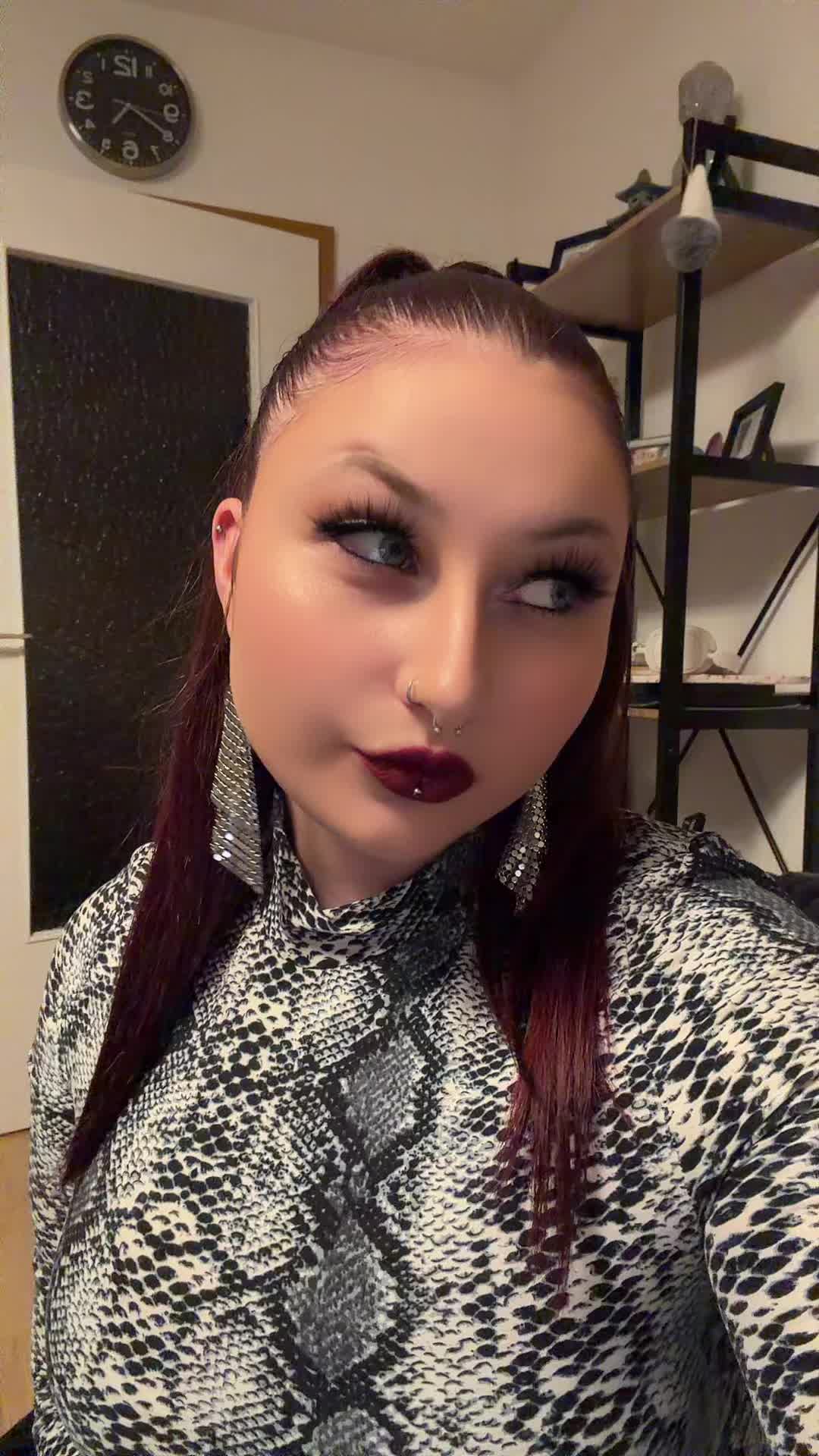 @Lisa_Wenzl😈