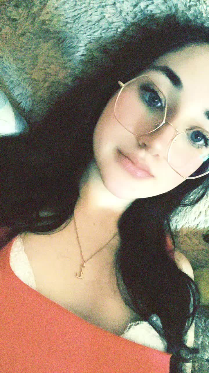 @l.ylouꨄ