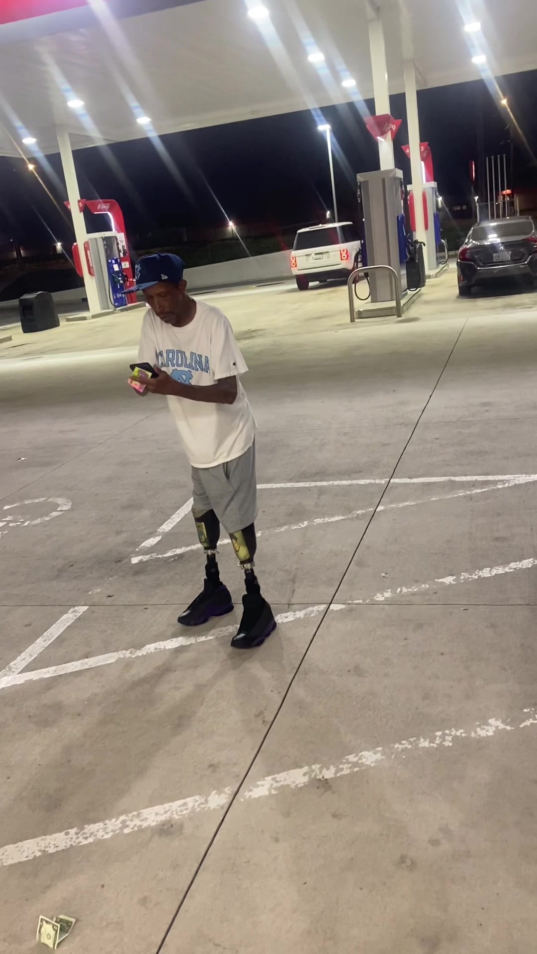 @Tay🎸.