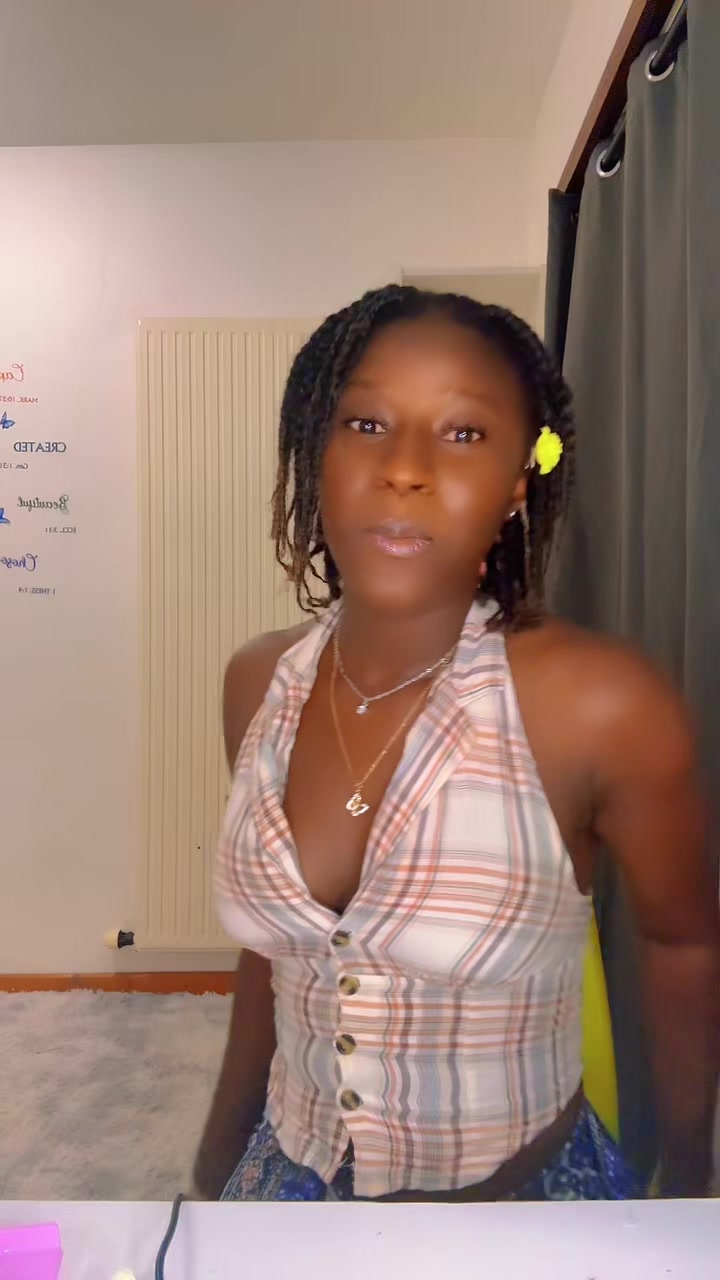 @PrettyAisha🥰❤️