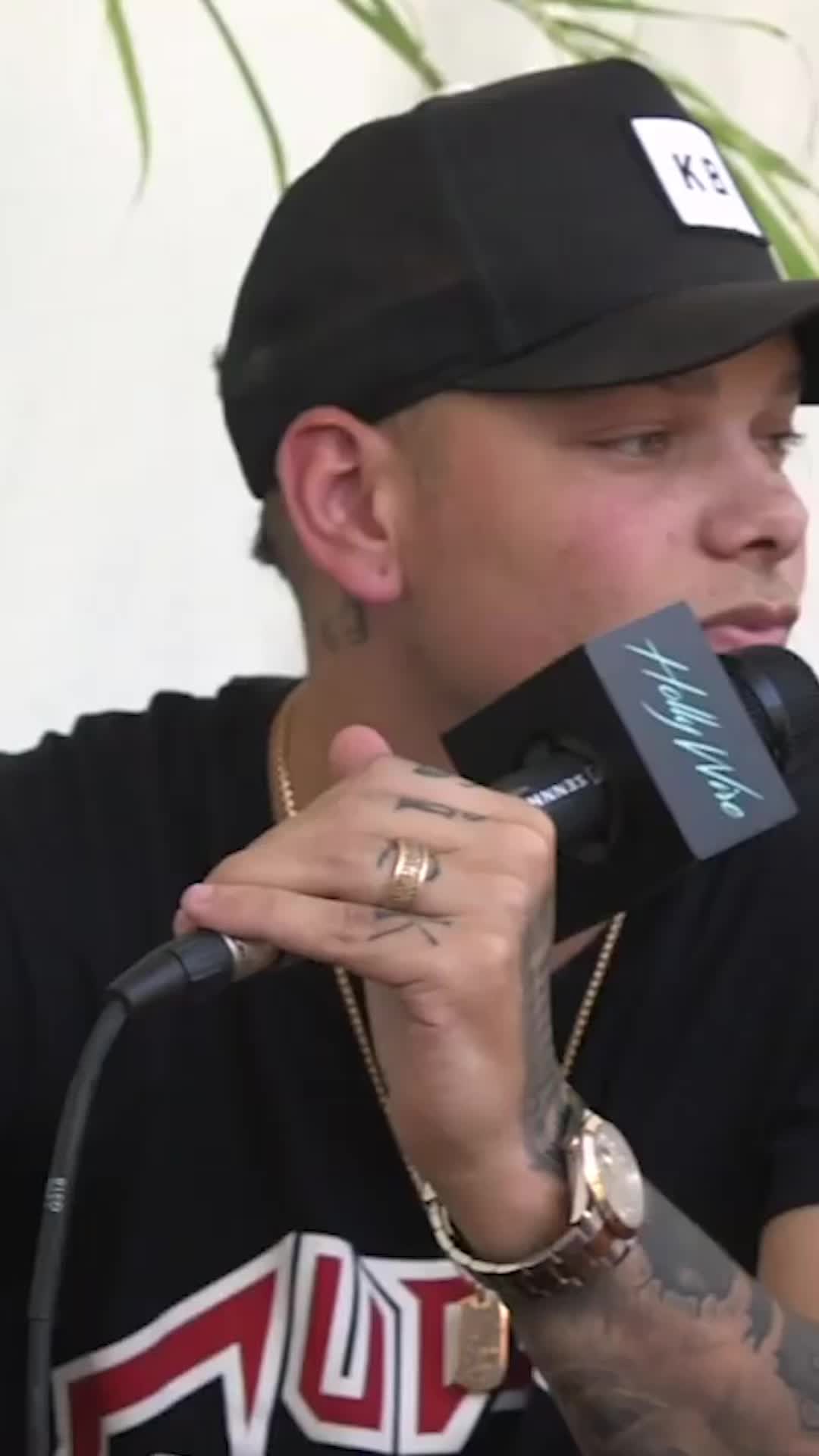@Hollywire