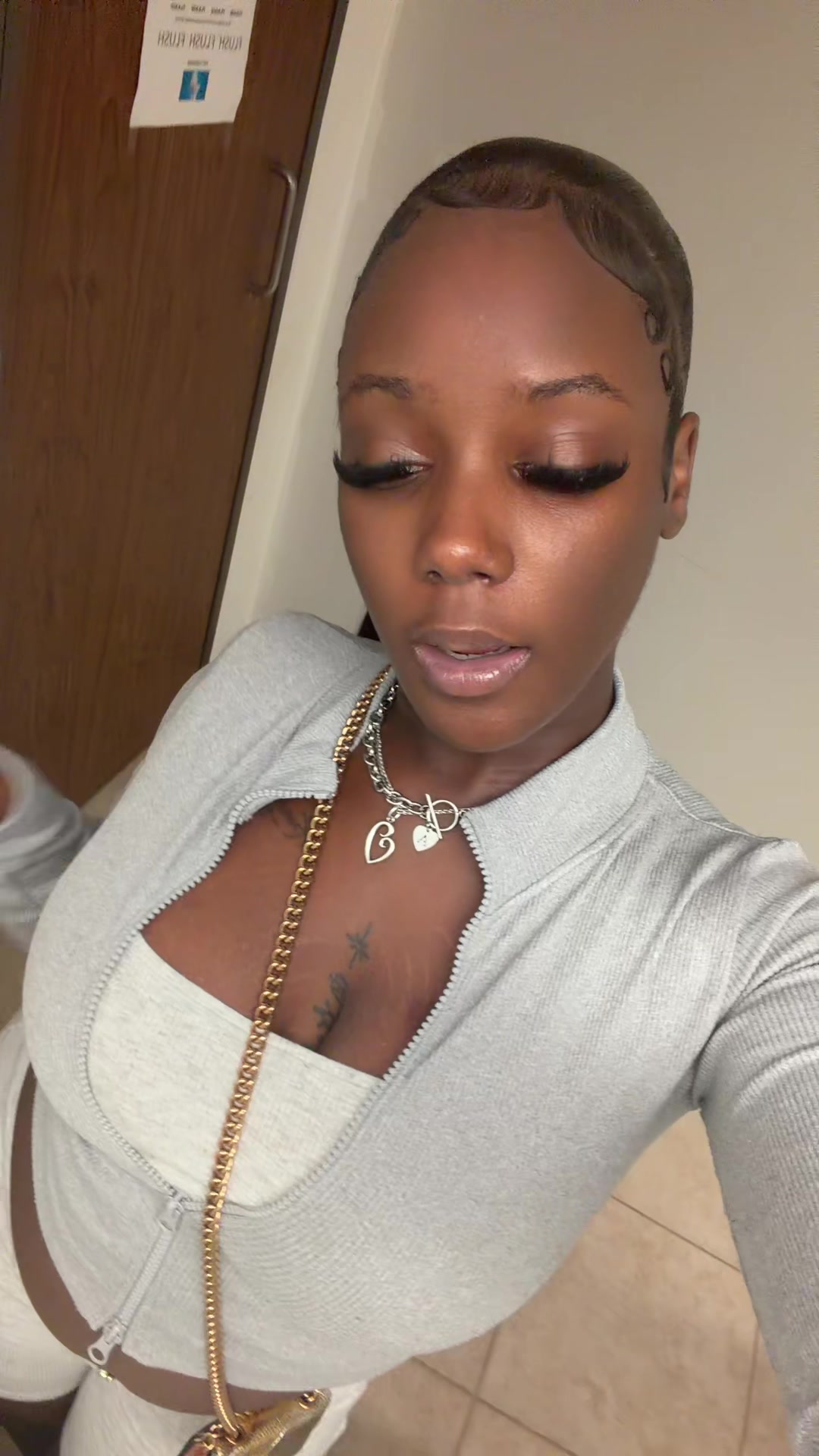 @lavishlylaay