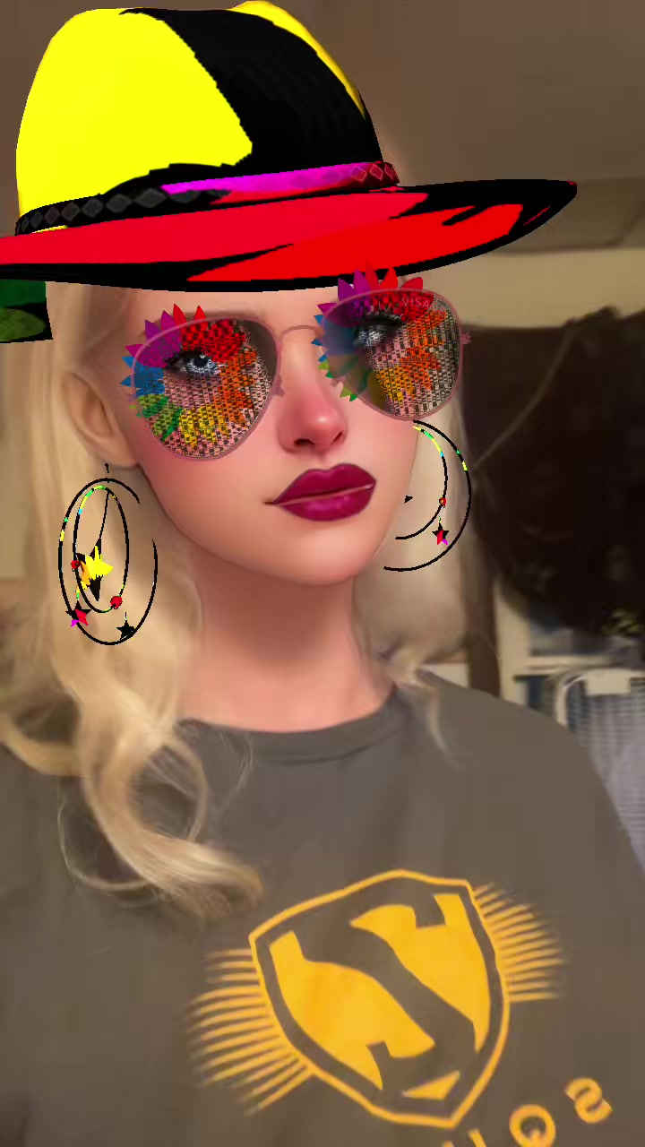 @datgirl_holly_nicholle