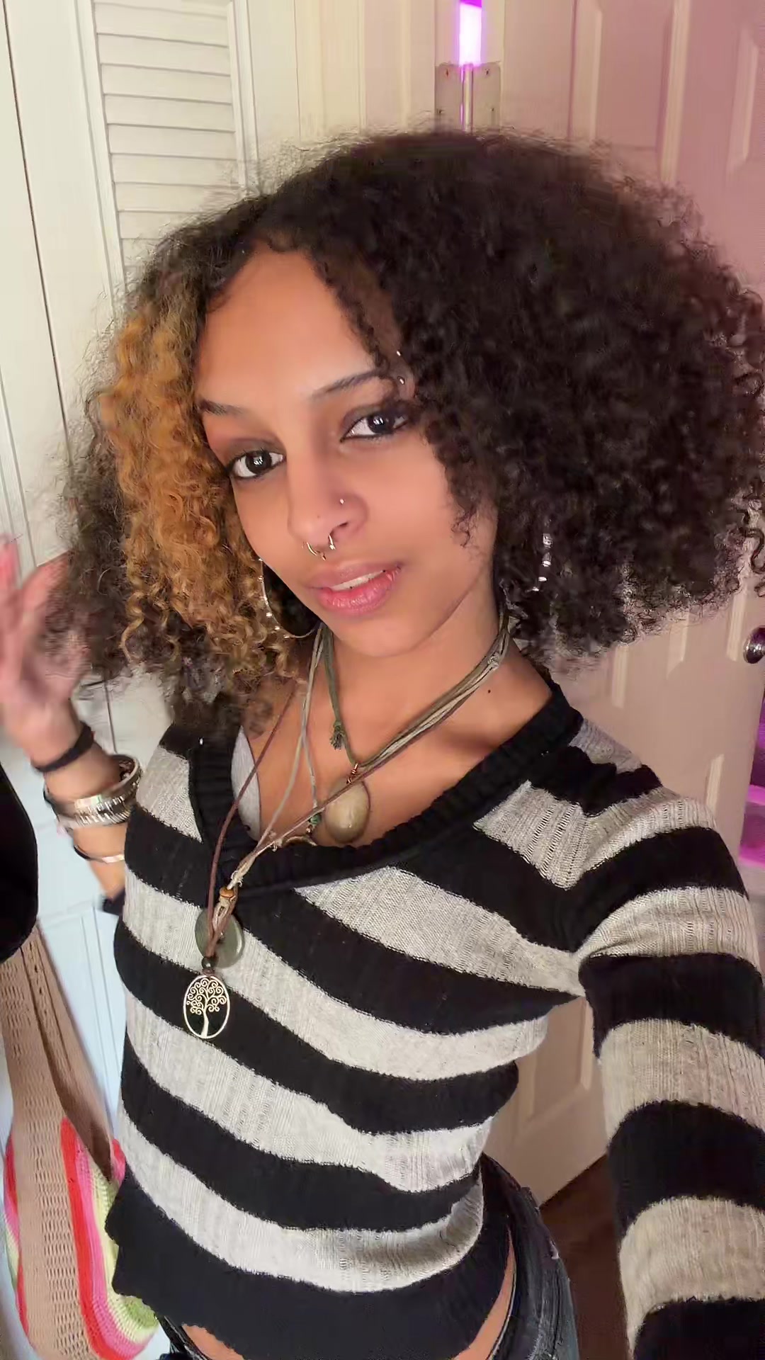 @lex 👩🏽&zwj;🎤