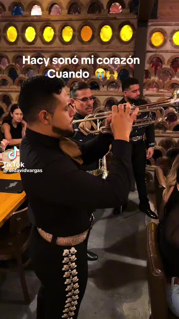 @꧁🌺🇵🇷ḶÜṄÄ🇵🇷🌺🐸⦈꧂